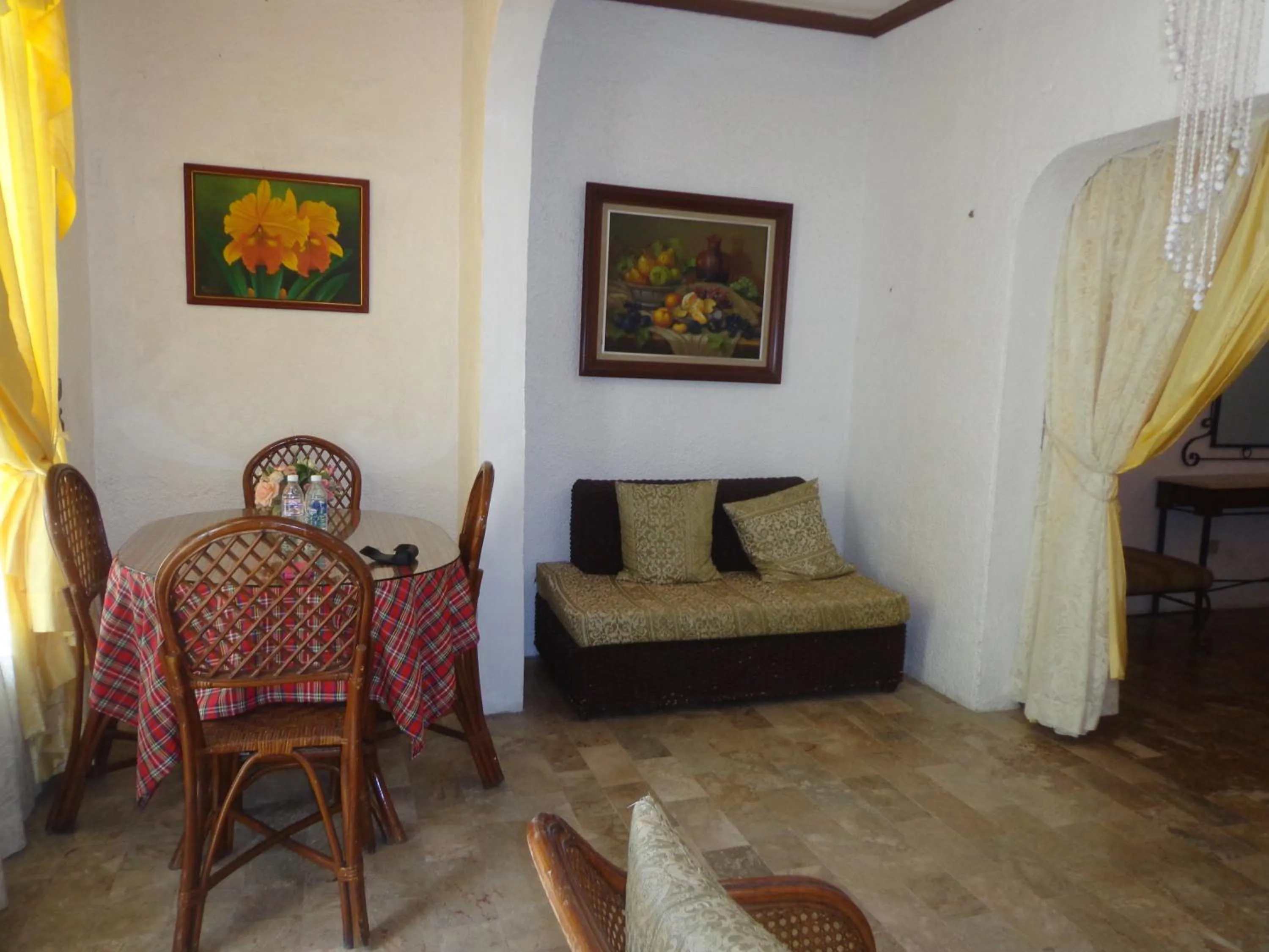 Living room in White & Yellow Castle Hotel and Resort
