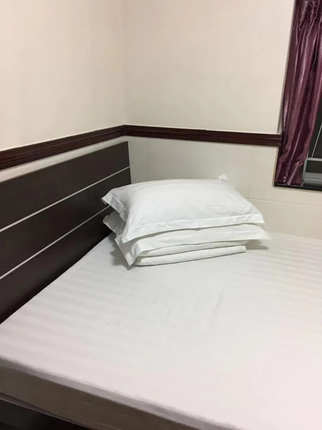 Single Room with Private Bathroom in Hang Ho Hostel Single Room with Private Bathroom in Hang Ho Hostel