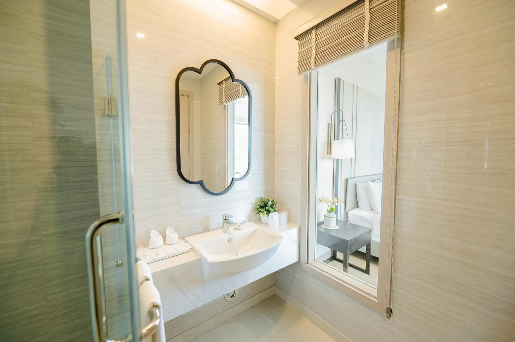 Bathroom in THE NAVY HOUSE HOTEL