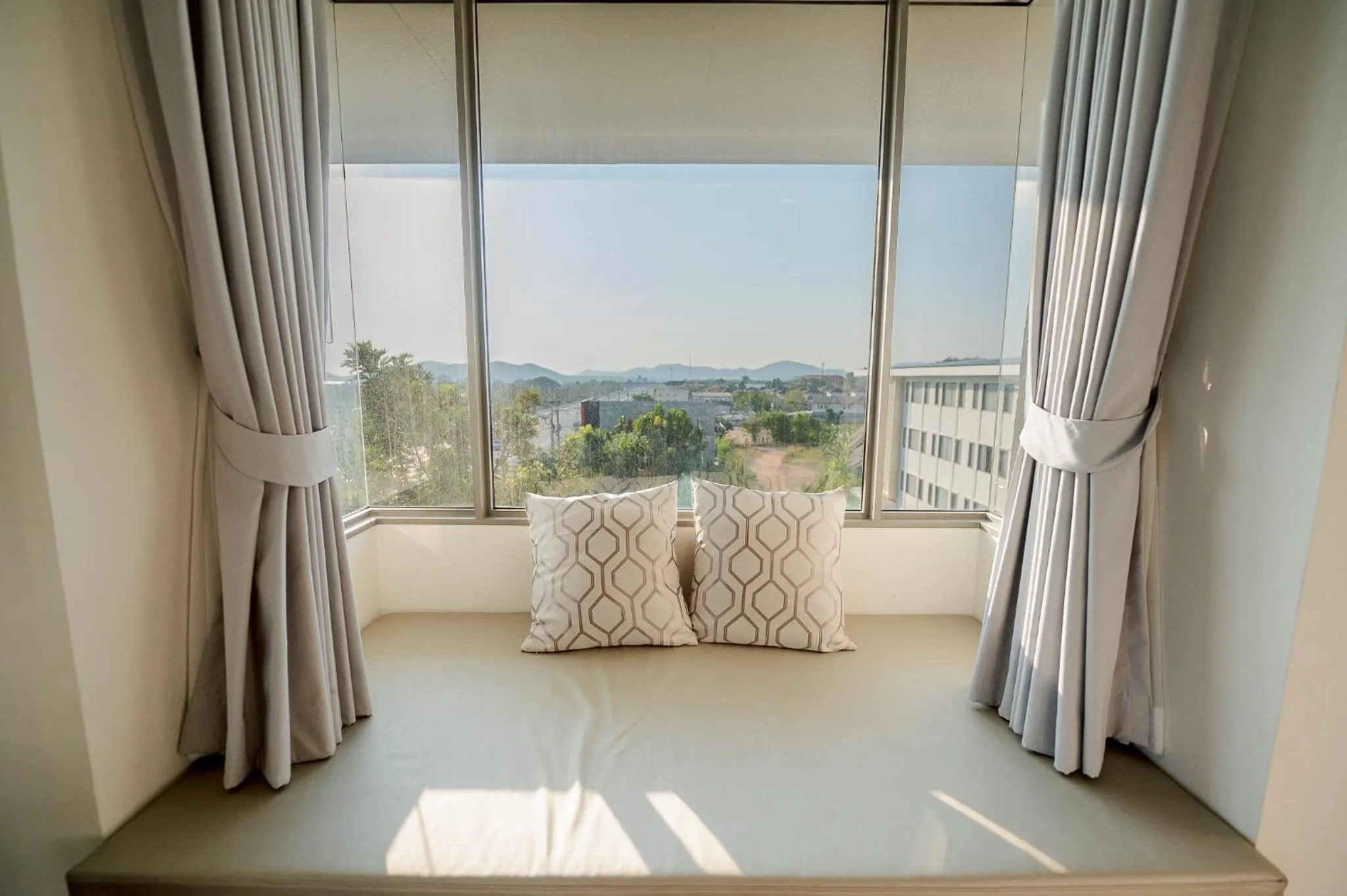 View (from property/room), Bed in THE NAVY HOUSE HOTEL