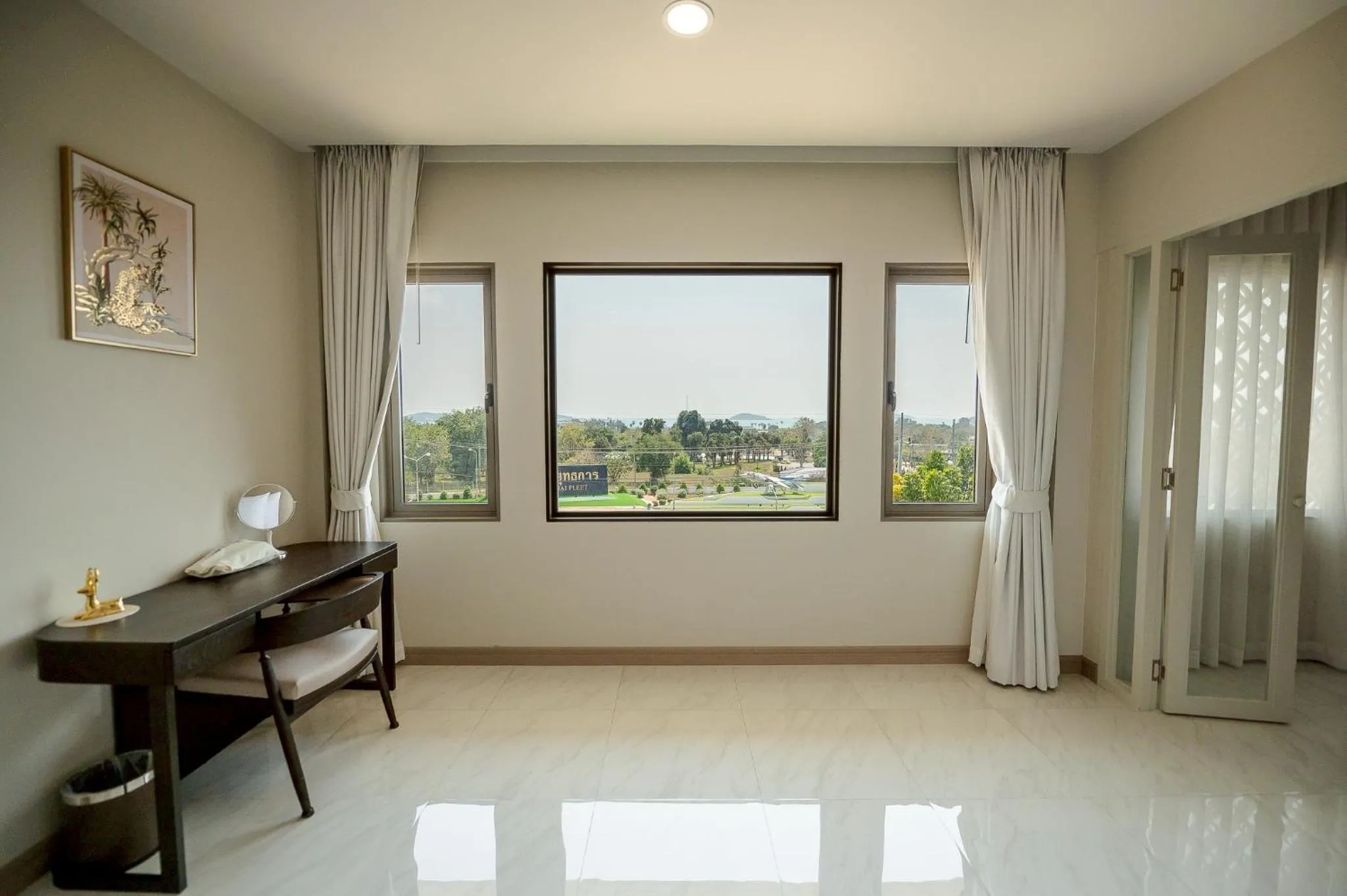 Living room in THE NAVY HOUSE HOTEL