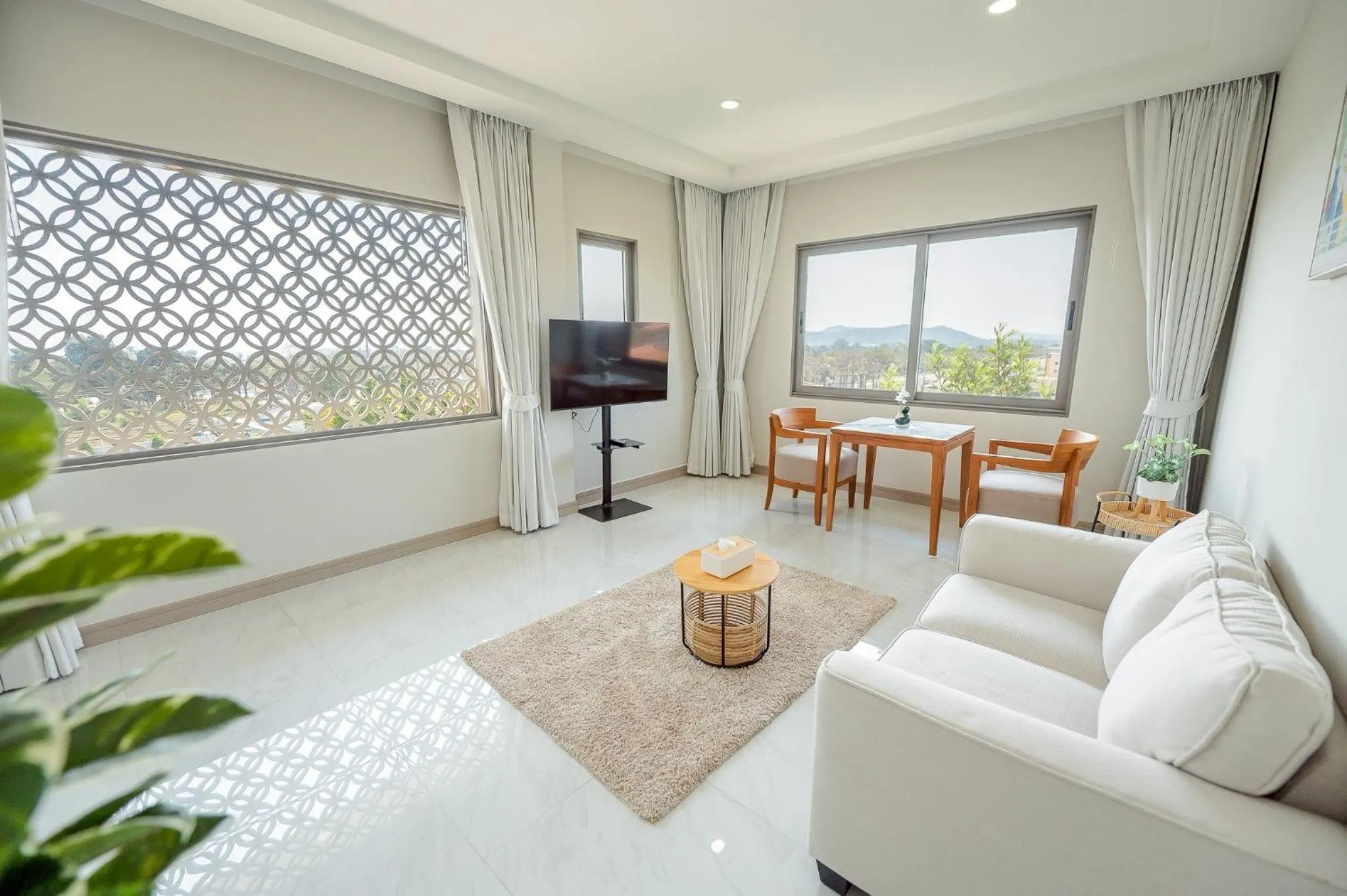 TV and multimedia in THE NAVY HOUSE HOTEL