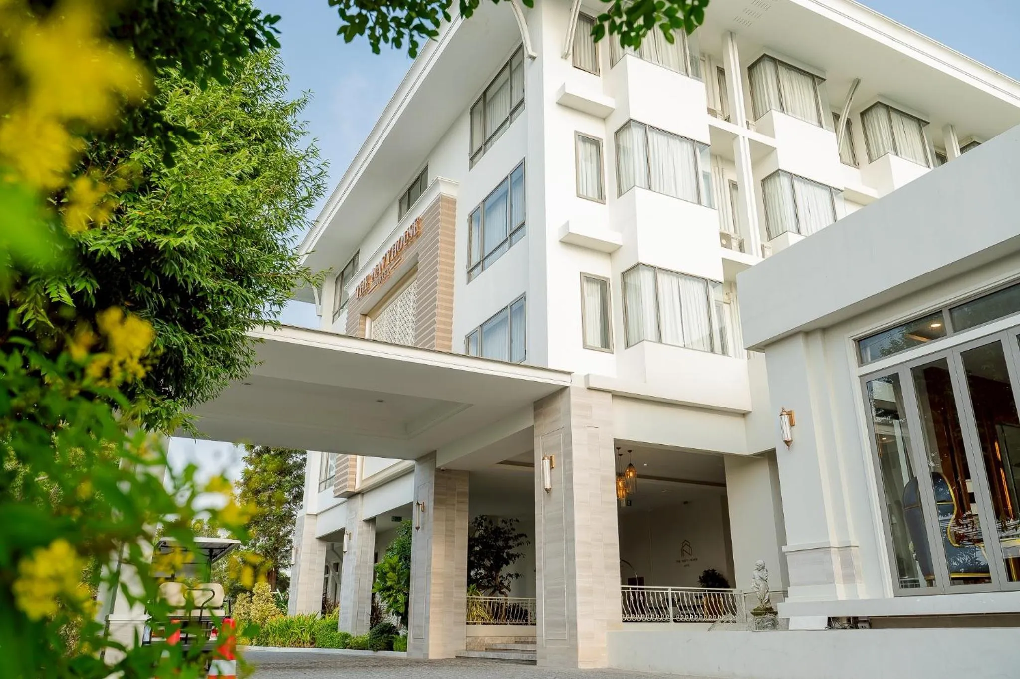 Property building in THE NAVY HOUSE HOTEL