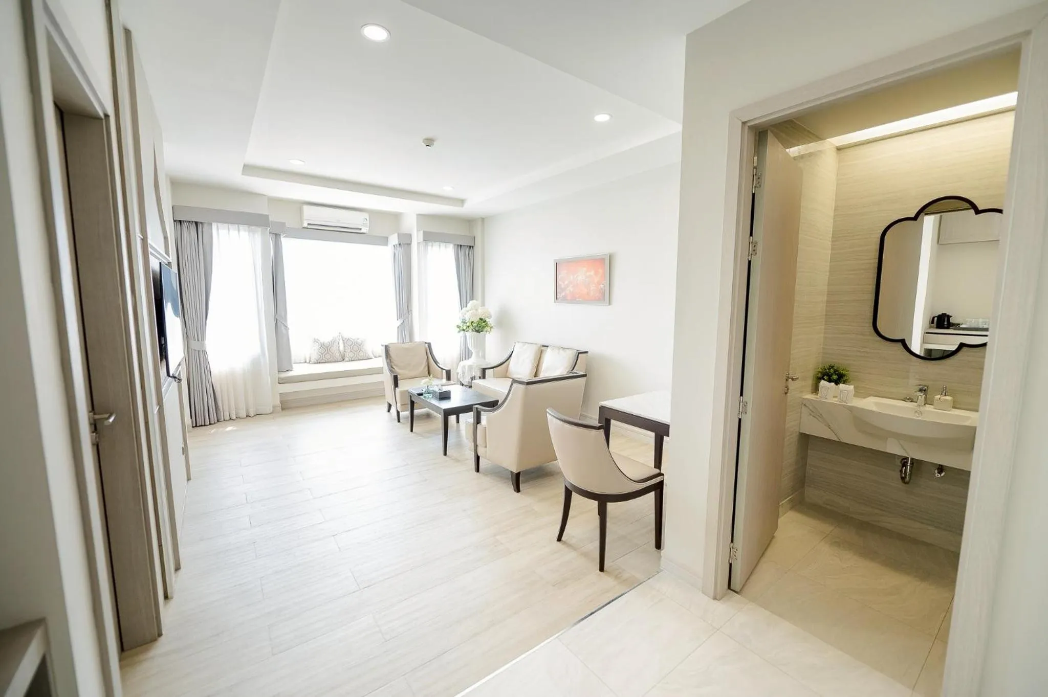 Photo of the whole room in THE NAVY HOUSE HOTEL