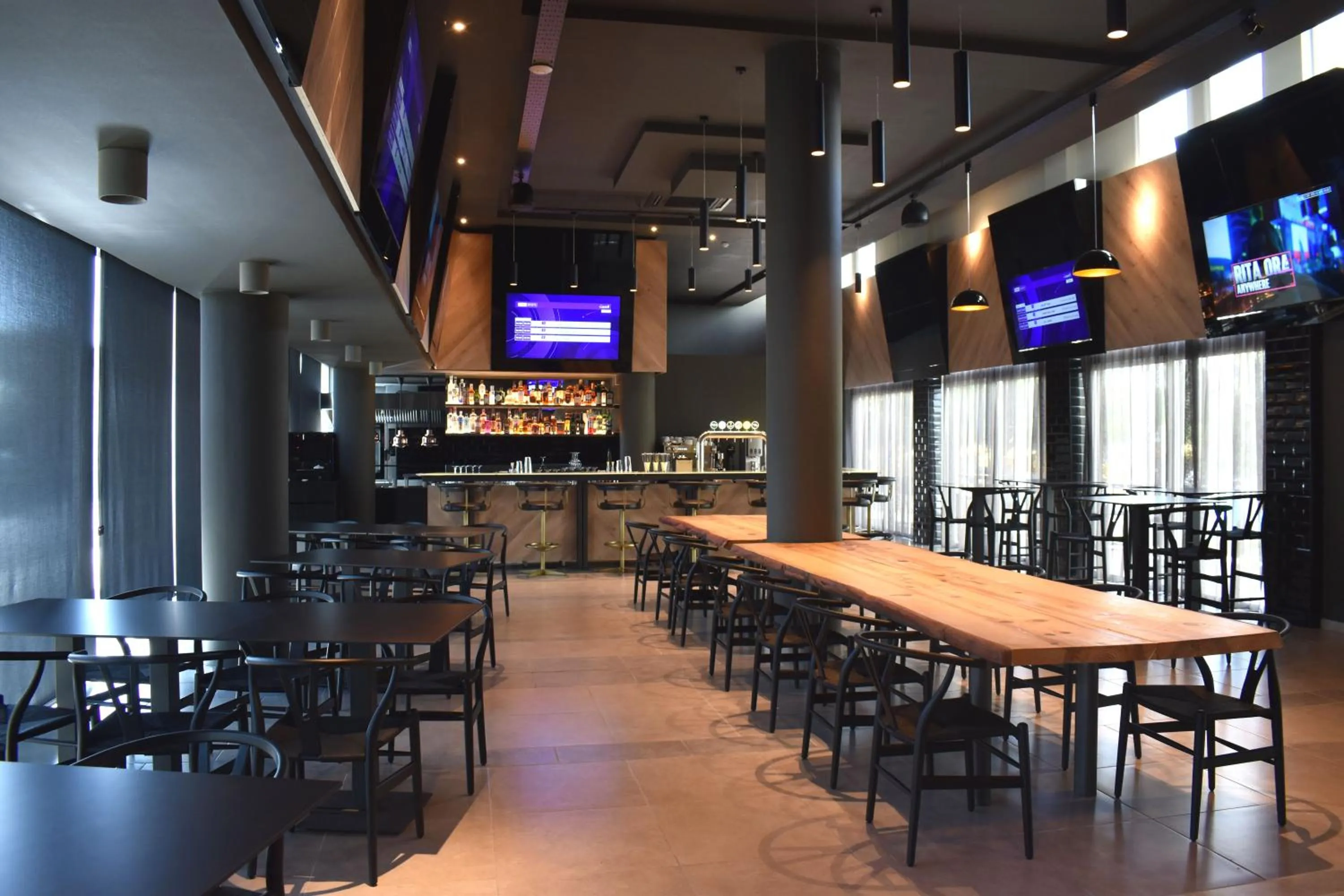 Lounge or bar in Mayfair Gardens