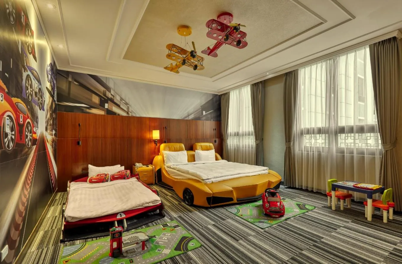 children, Bed in Golden Tulip - Aesthetics