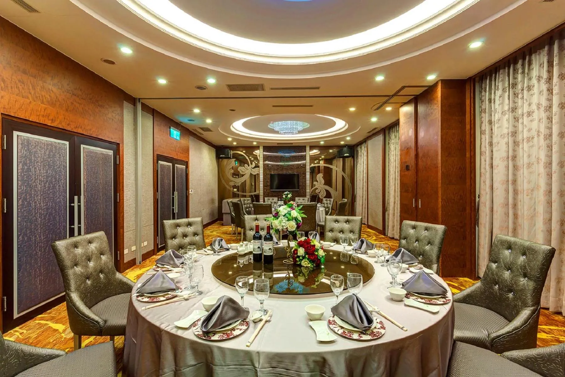 Banquet/Function facilities in Golden Tulip - Aesthetics