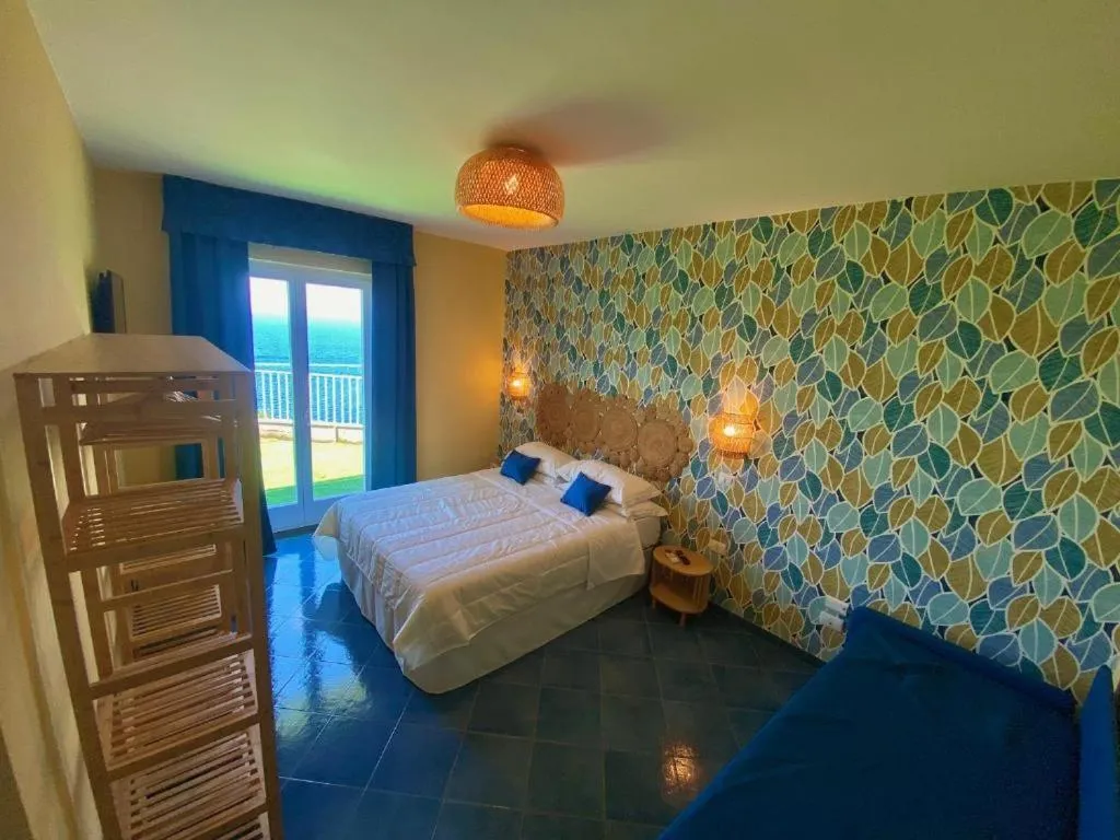 Bed in Hotel Villa Lubrense Sorrento