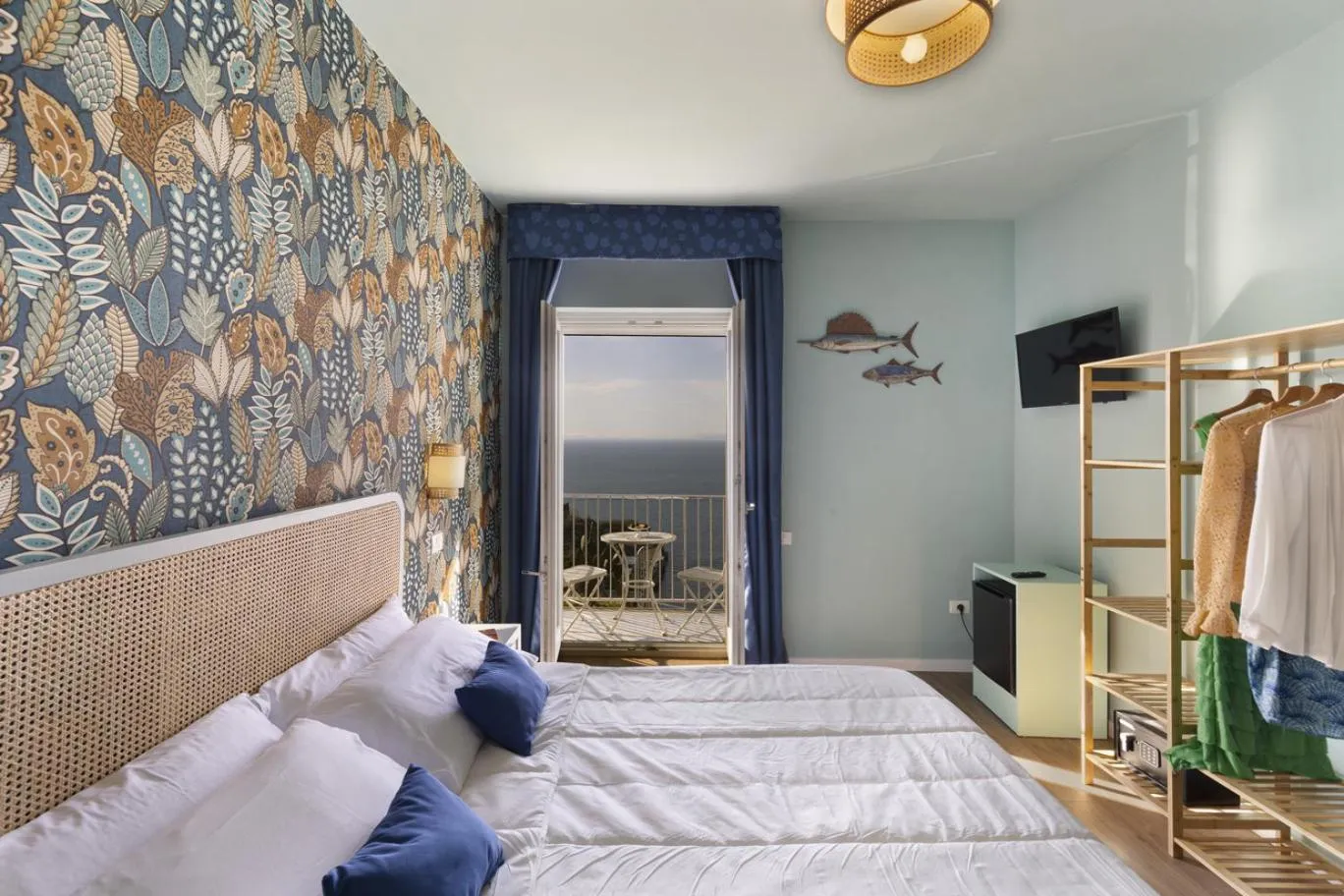 Bed in Hotel Villa Lubrense Sorrento