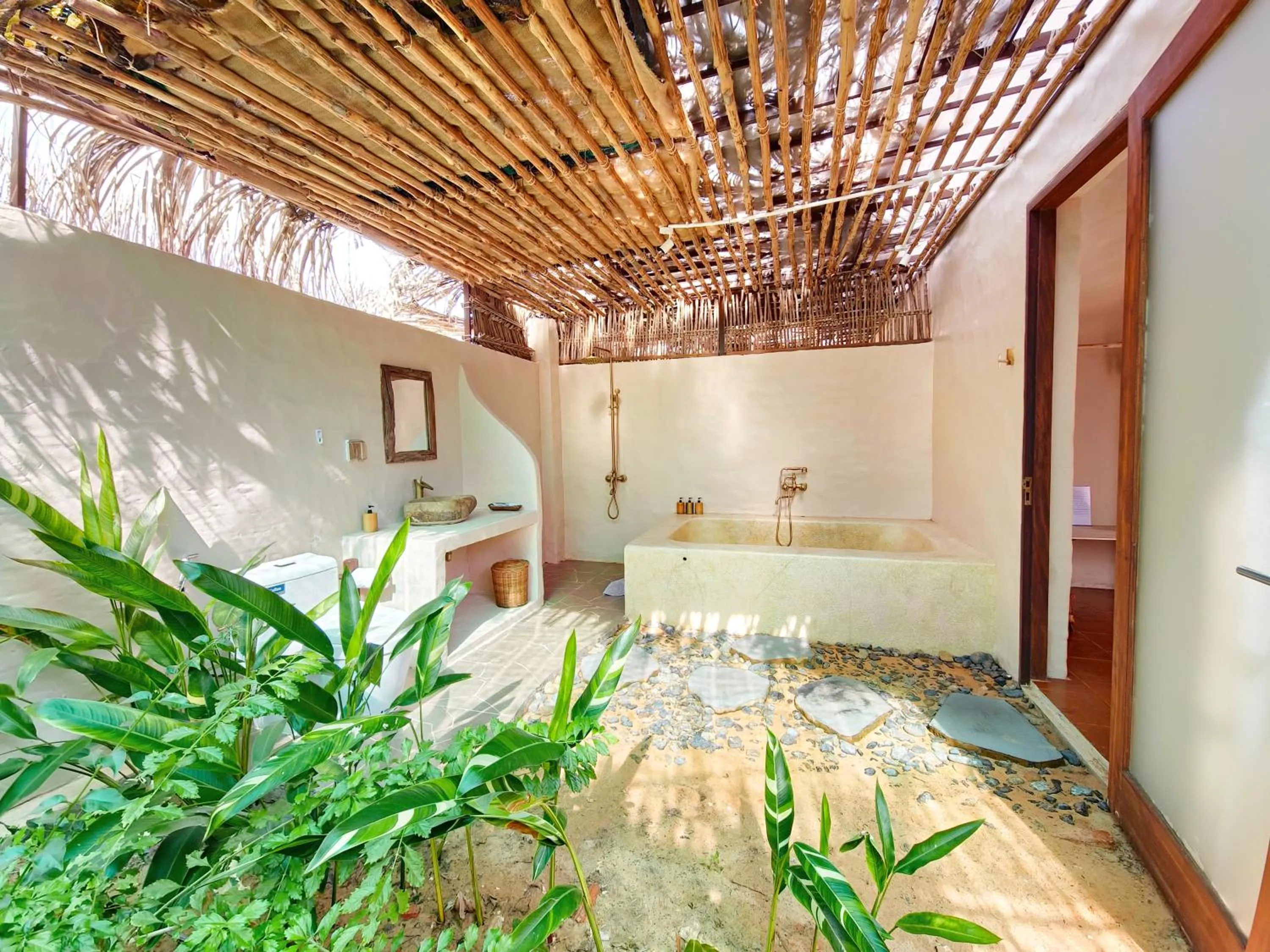 Shower in Red Sands Mui Ne