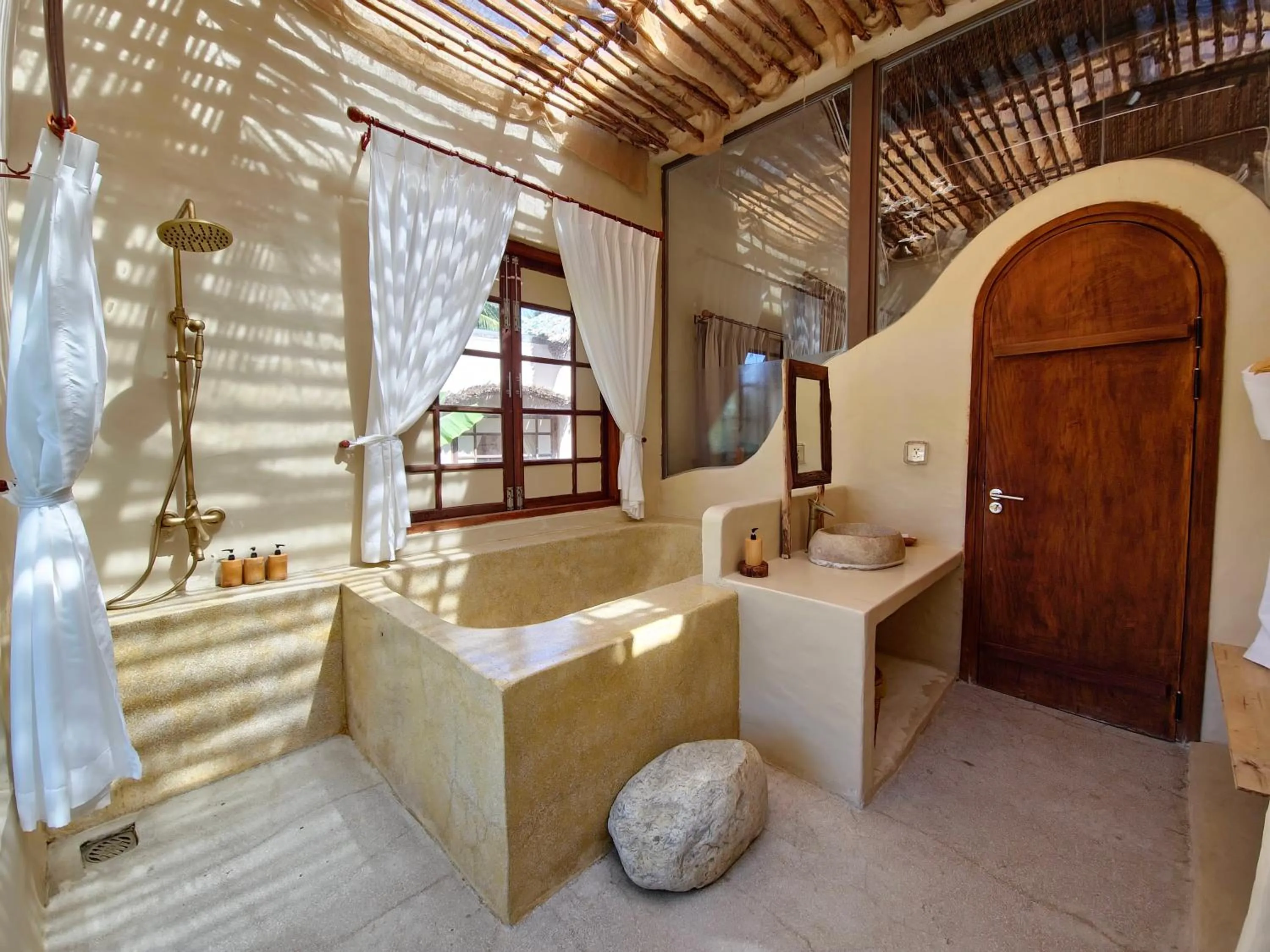 Shower in Red Sands Mui Ne