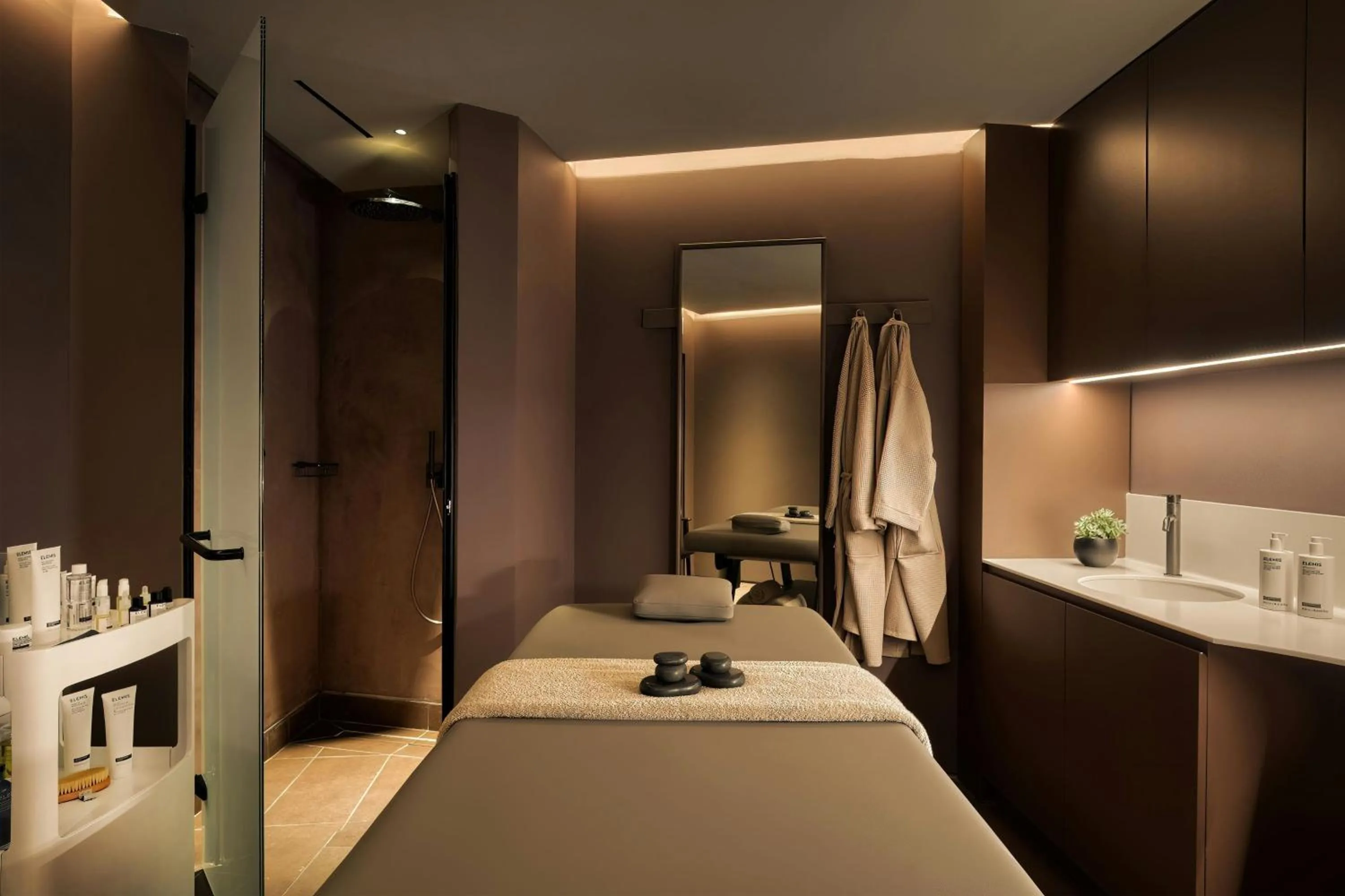 Spa and wellness centre/facilities in Domes Novos Santorini, Autograph Collection