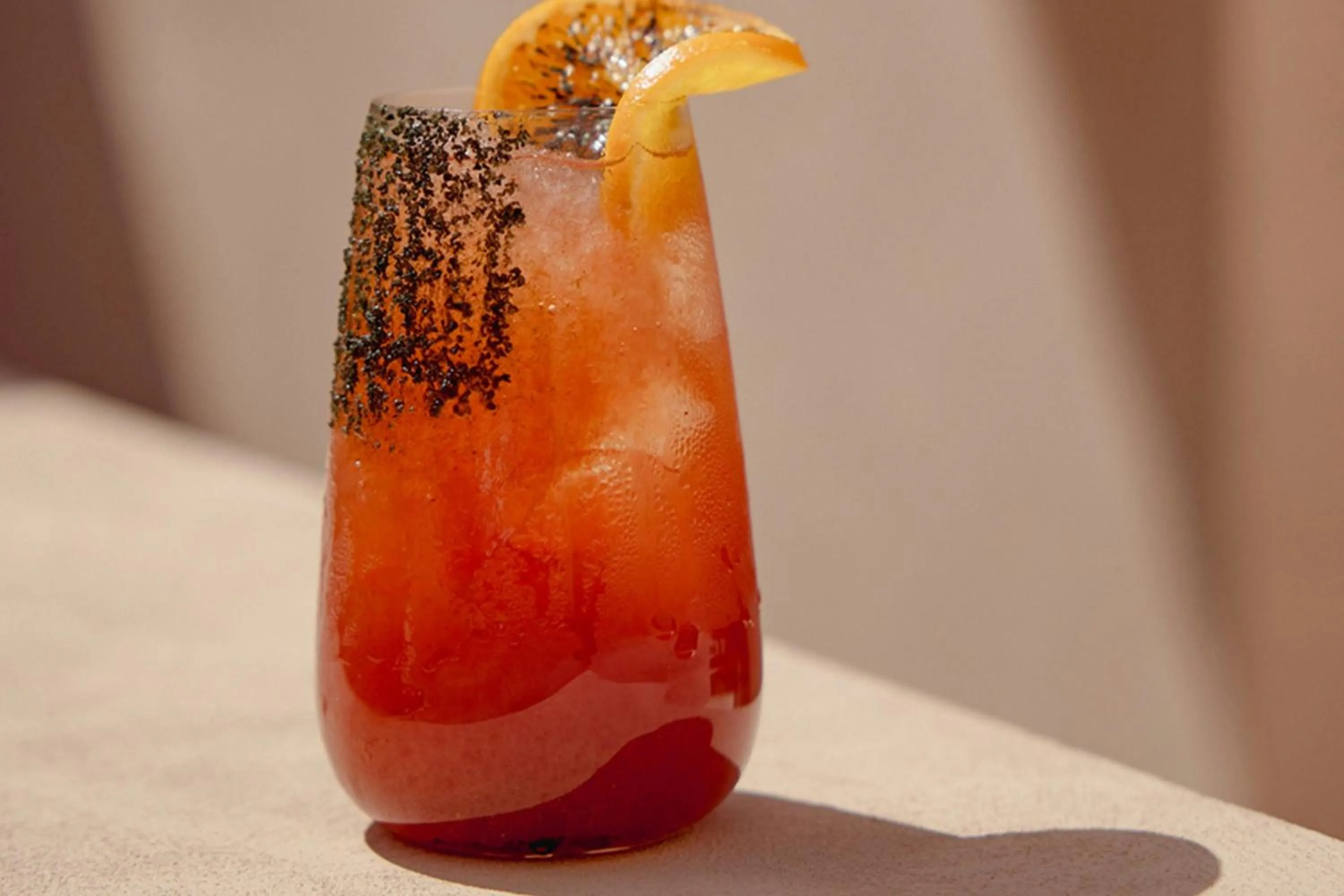 Lounge or bar in Domes Novos Santorini, Autograph Collection