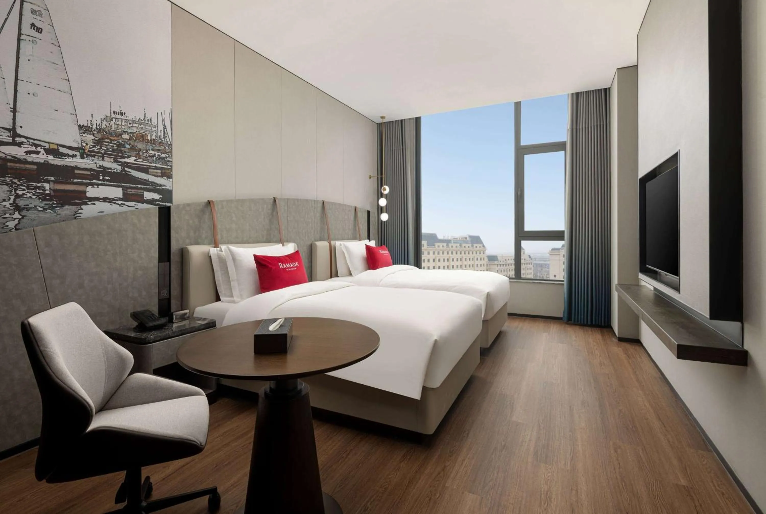 Photo of the whole room, Bed in Ramada by Wyndham Qingdao Jiaodong International Airport