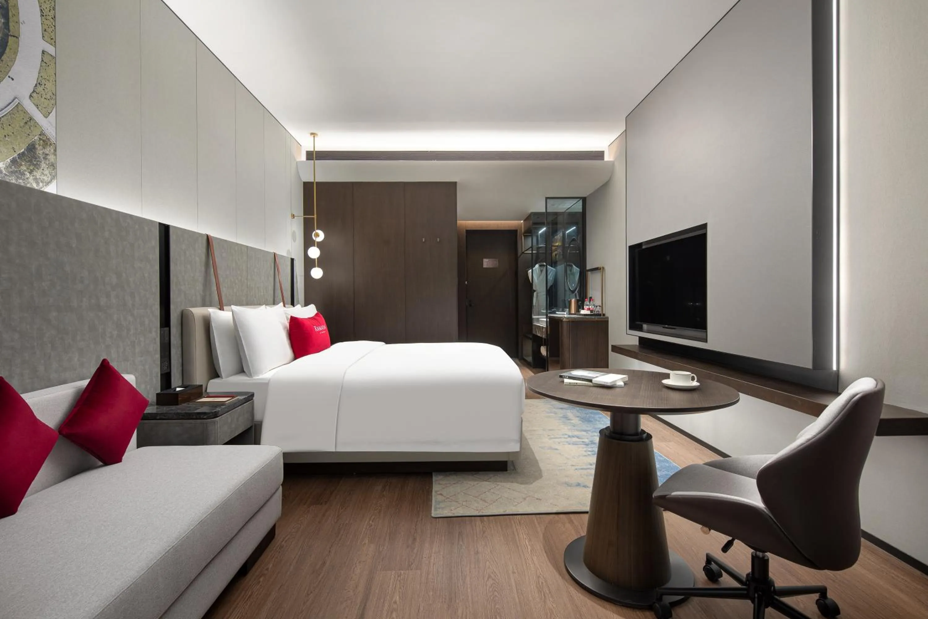 Bed in Ramada by Wyndham Qingdao Jiaodong International Airport