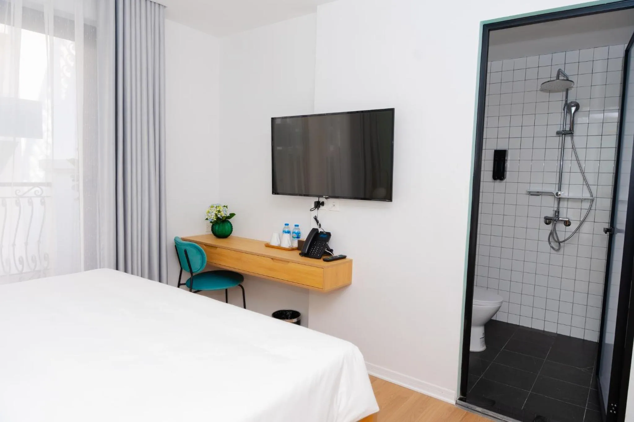 Bathroom, Bed in Wilque Hotel Hanoi