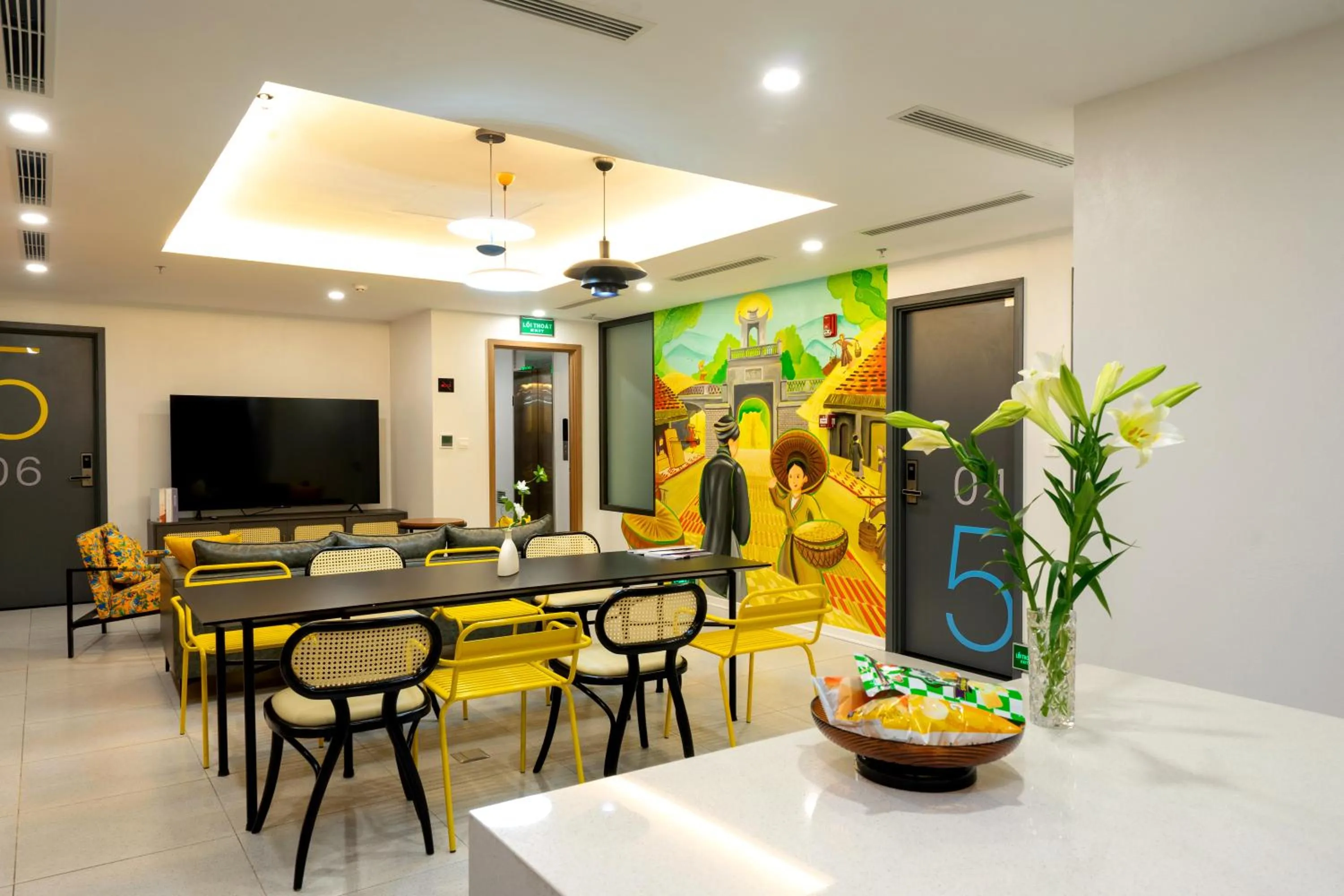 Communal lounge/ TV room in Wilque Hotel Hanoi