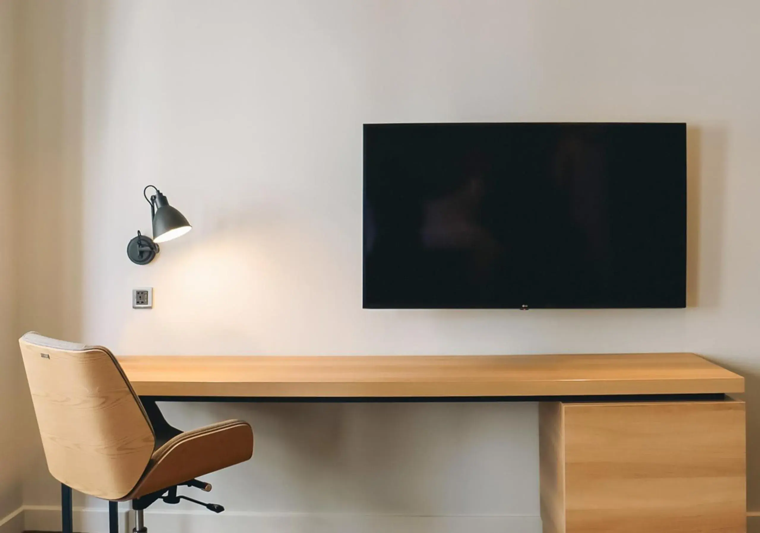 Deluxe King Room in HIIVE by fusion Binh Duong New City - VSIP 2 Deluxe King Room in HIIVE by fusion Binh Duong New City - VSIP 2