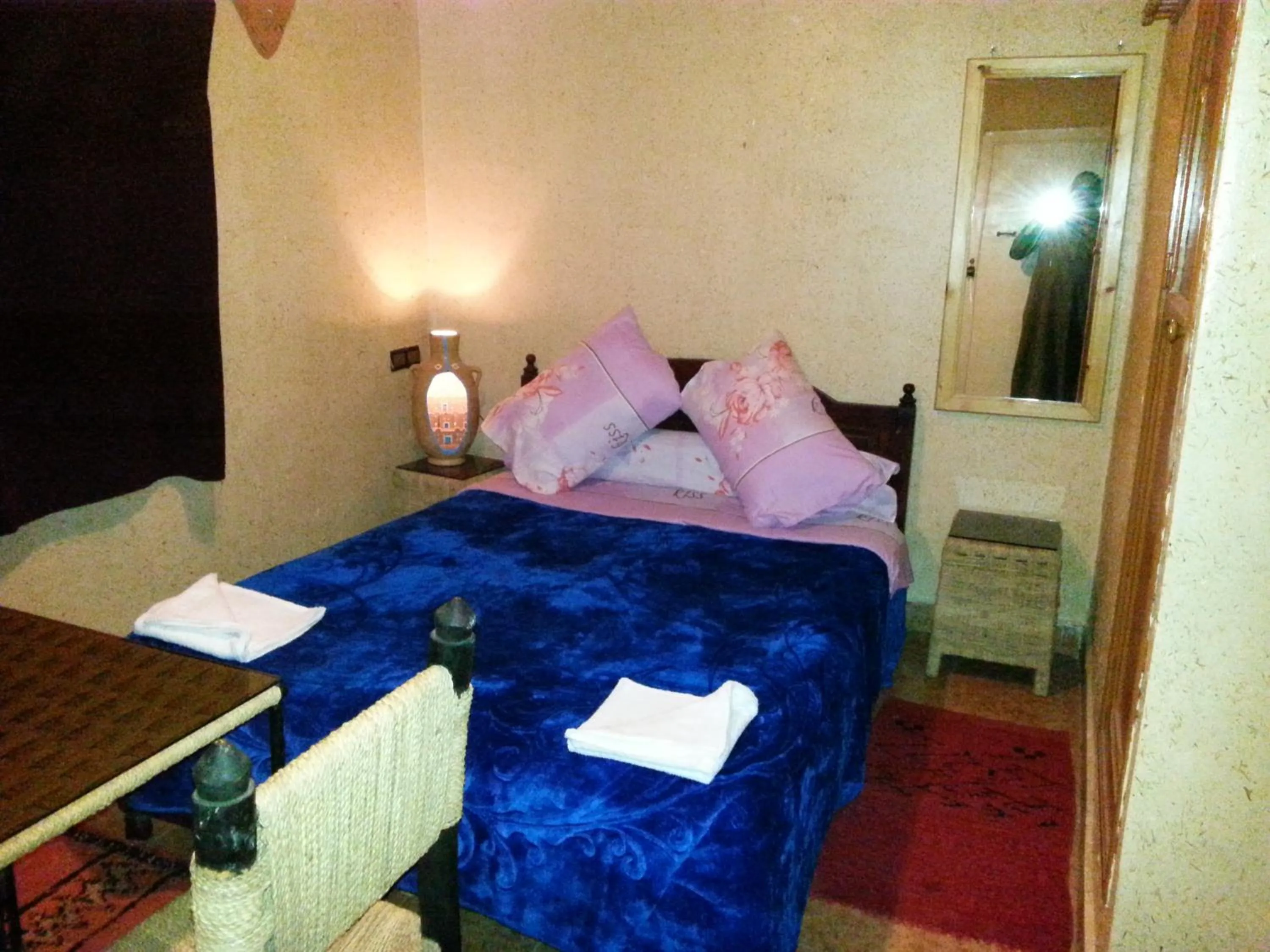 Property building, Bed in La Baraka Auberge