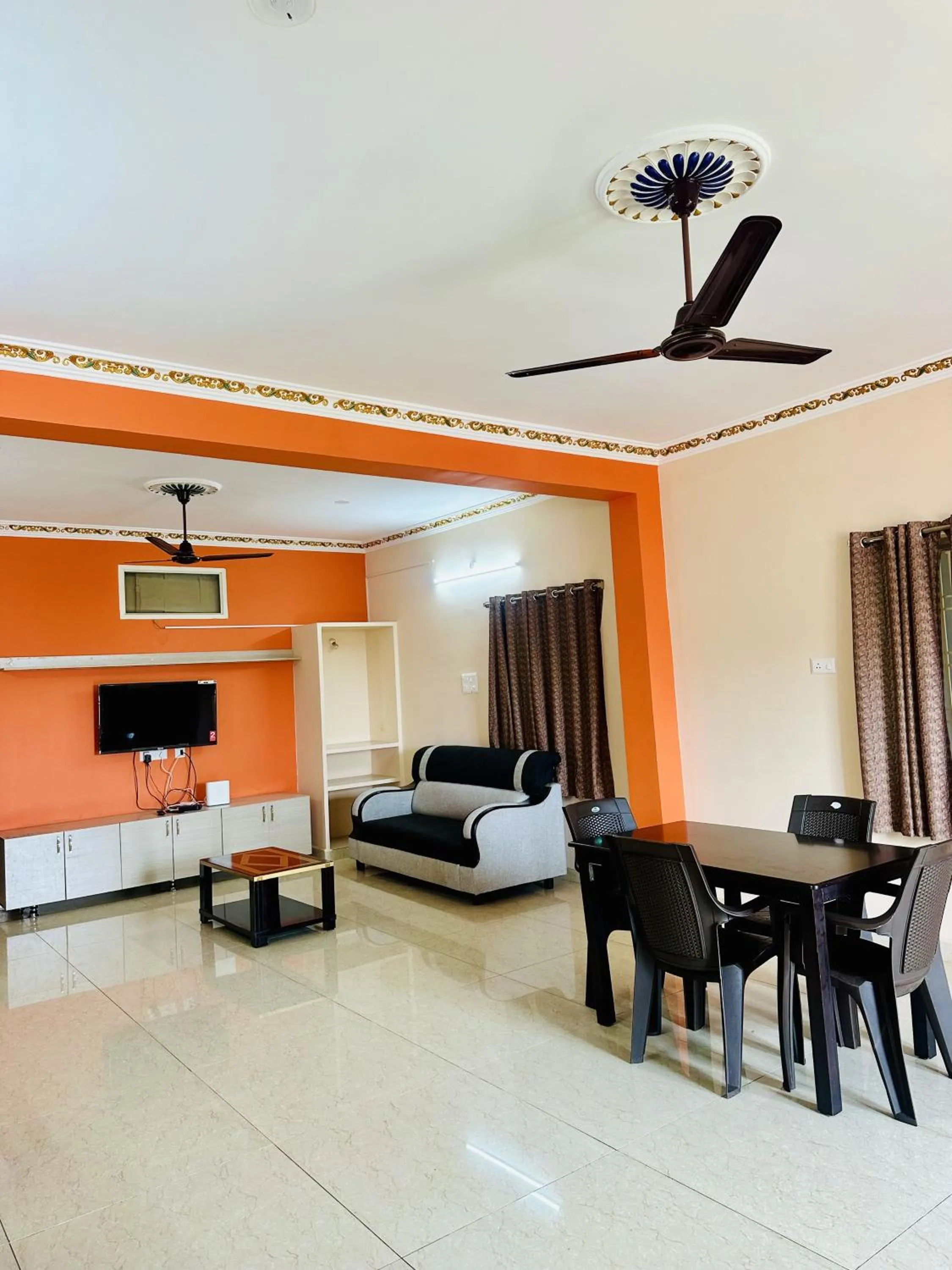 Living room, Bed in SBHS Homestay - Garudadri - Tirupati Bus Stand
