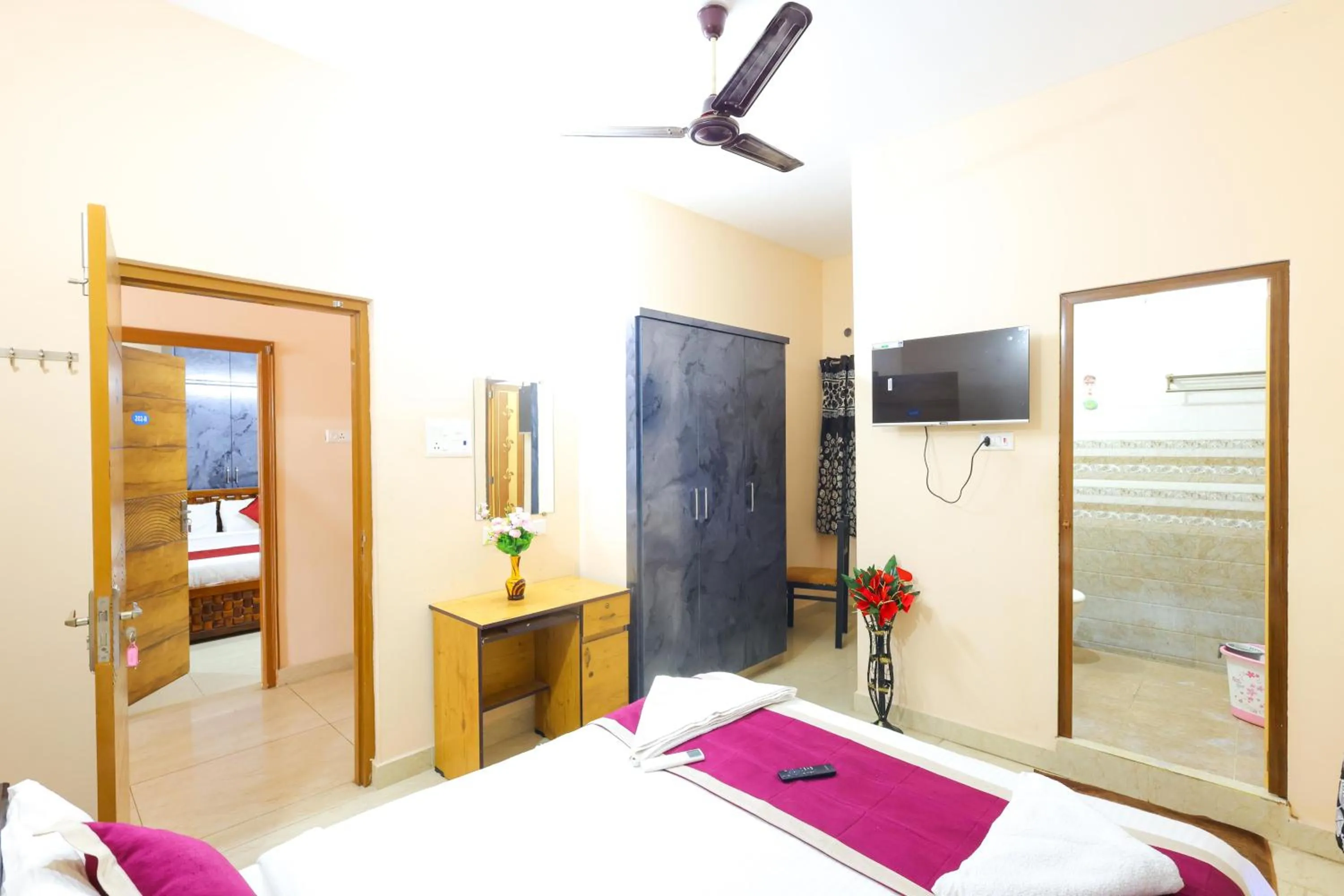 Bed in SBHS Homestay - Garudadri - Tirupati Bus Stand