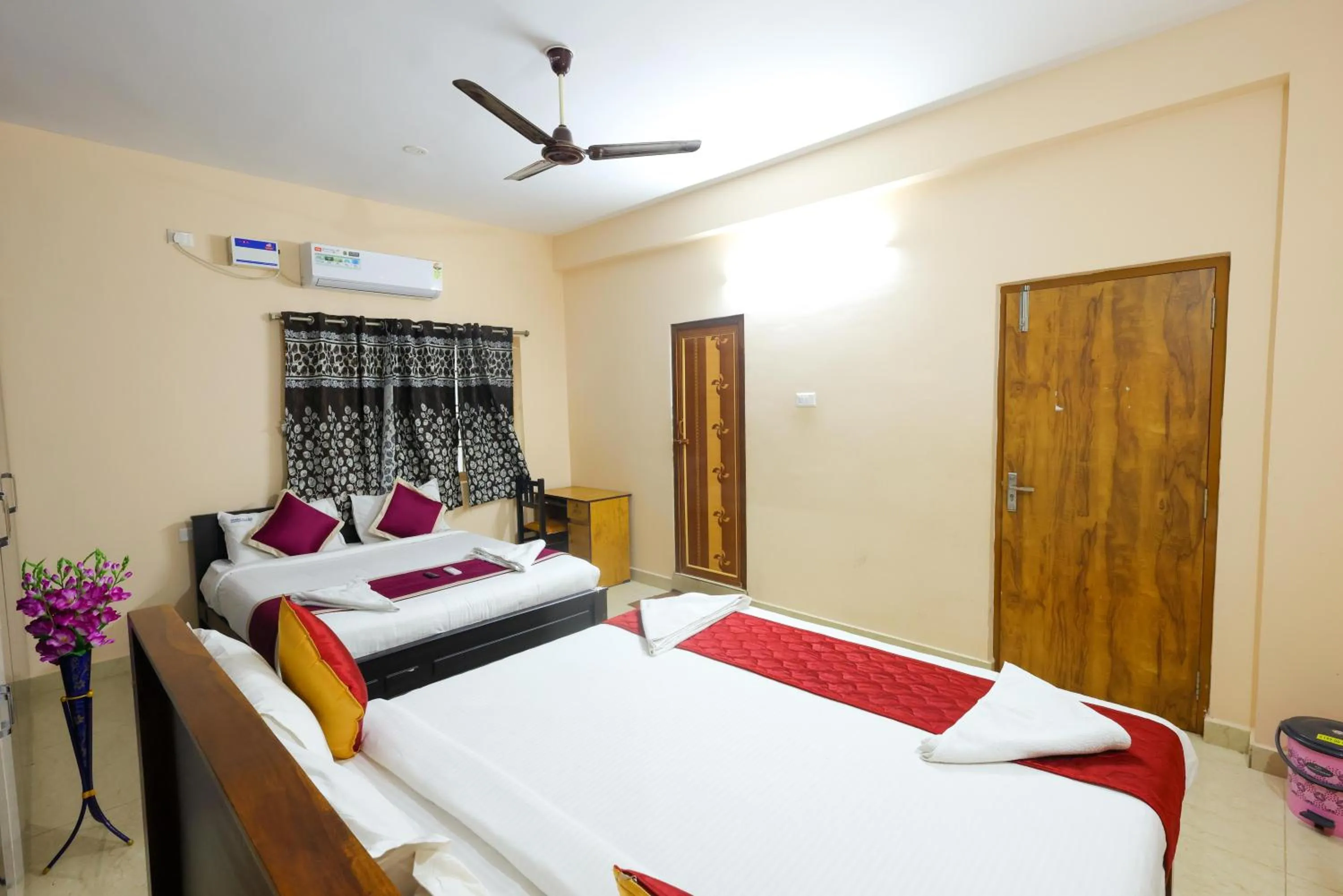 Bedroom, Bed in SBHS Homestay - Garudadri - Tirupati Bus Stand
