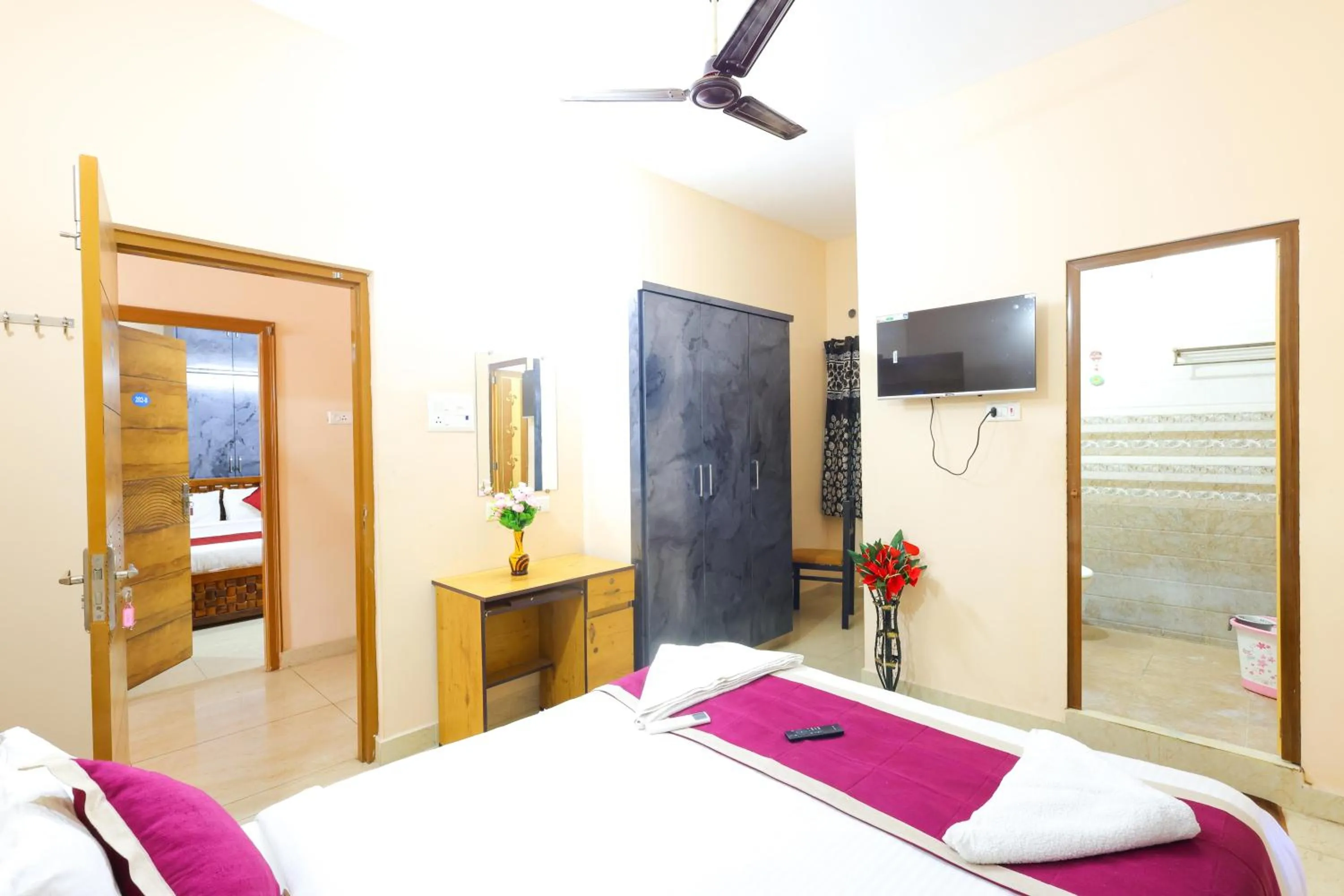Bed in SBHS Homestay - Garudadri - Tirupati Bus Stand