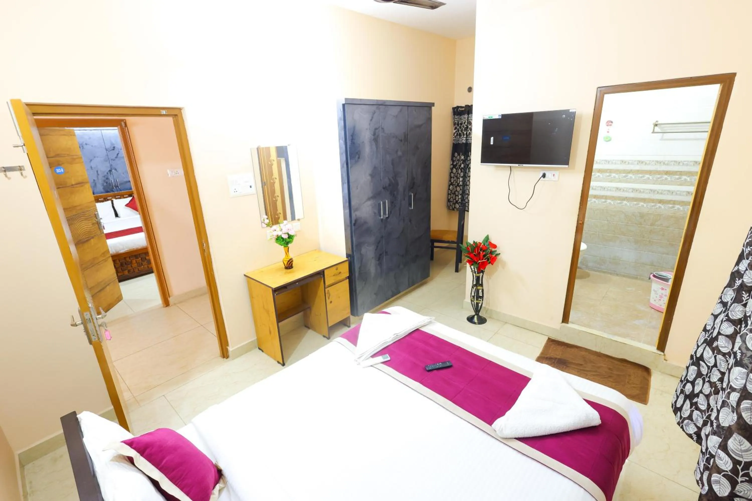 Bed in SBHS Homestay - Garudadri - Tirupati Bus Stand