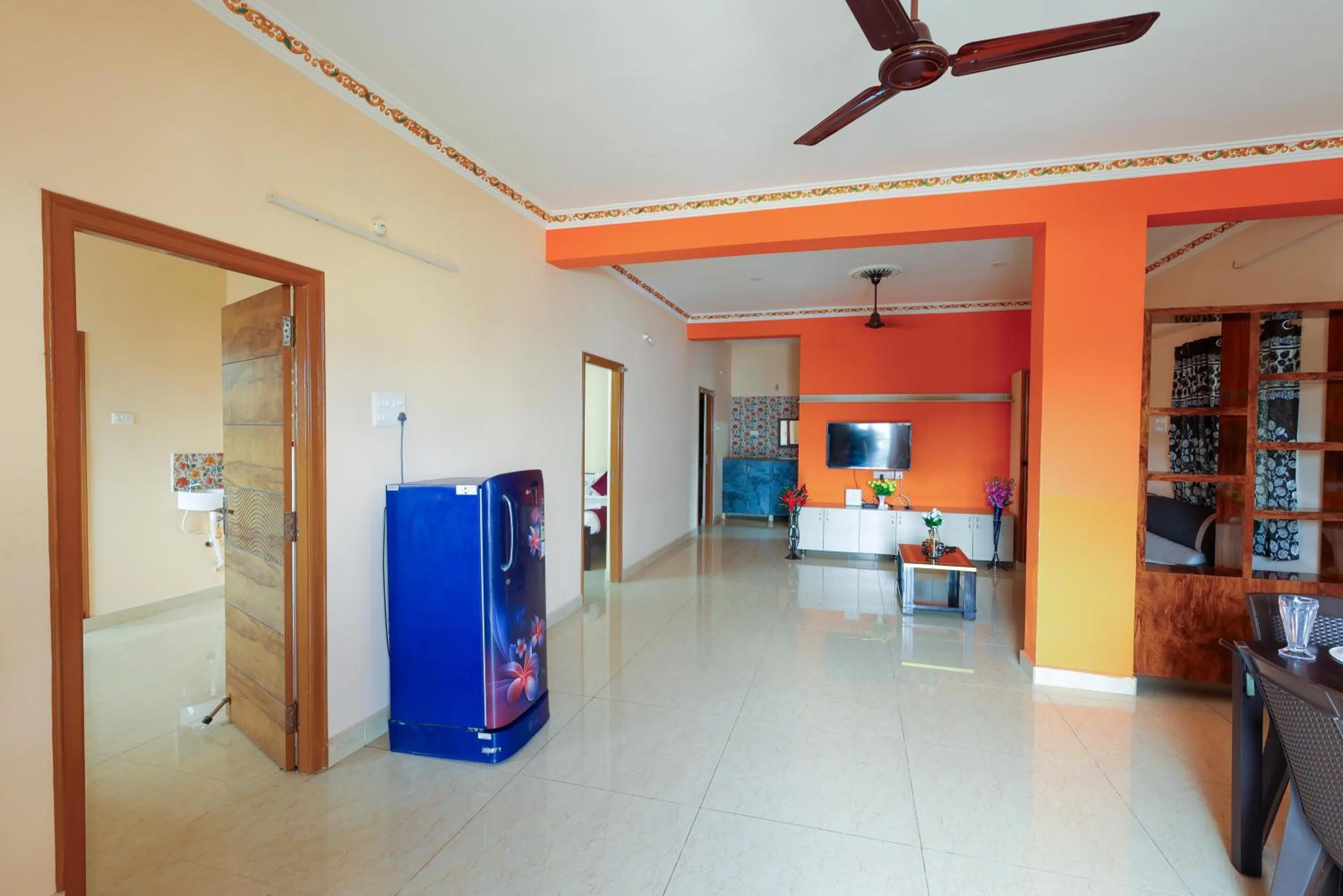 TV and multimedia in SBHS Homestay - Garudadri - Tirupati Bus Stand