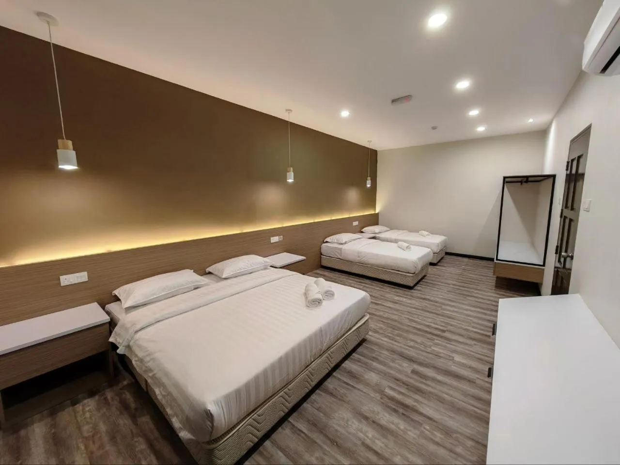 Shower, Bed in STAR HOTEL