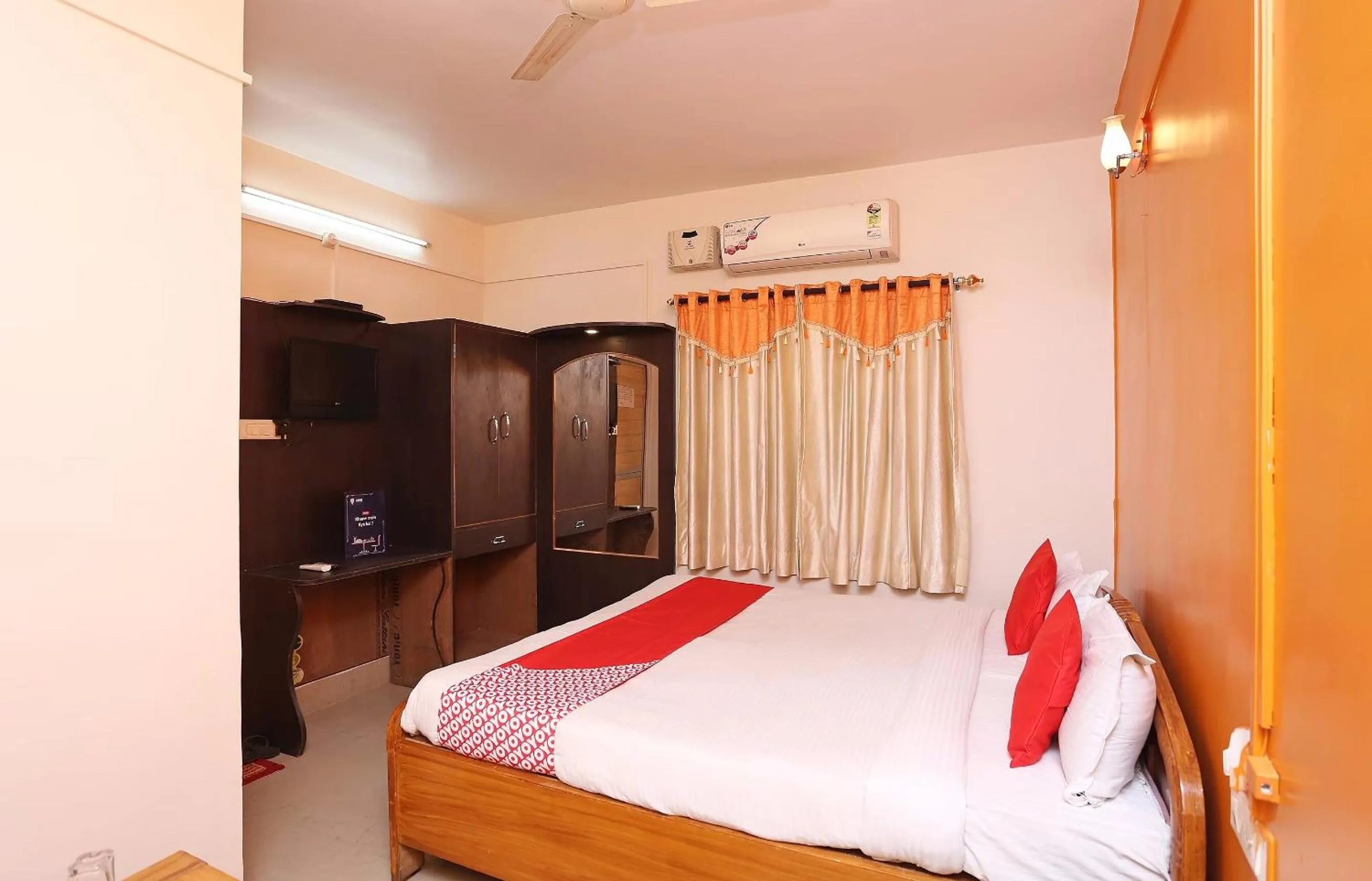 Bedroom, Bed in Super Hotel O New Mega Palace