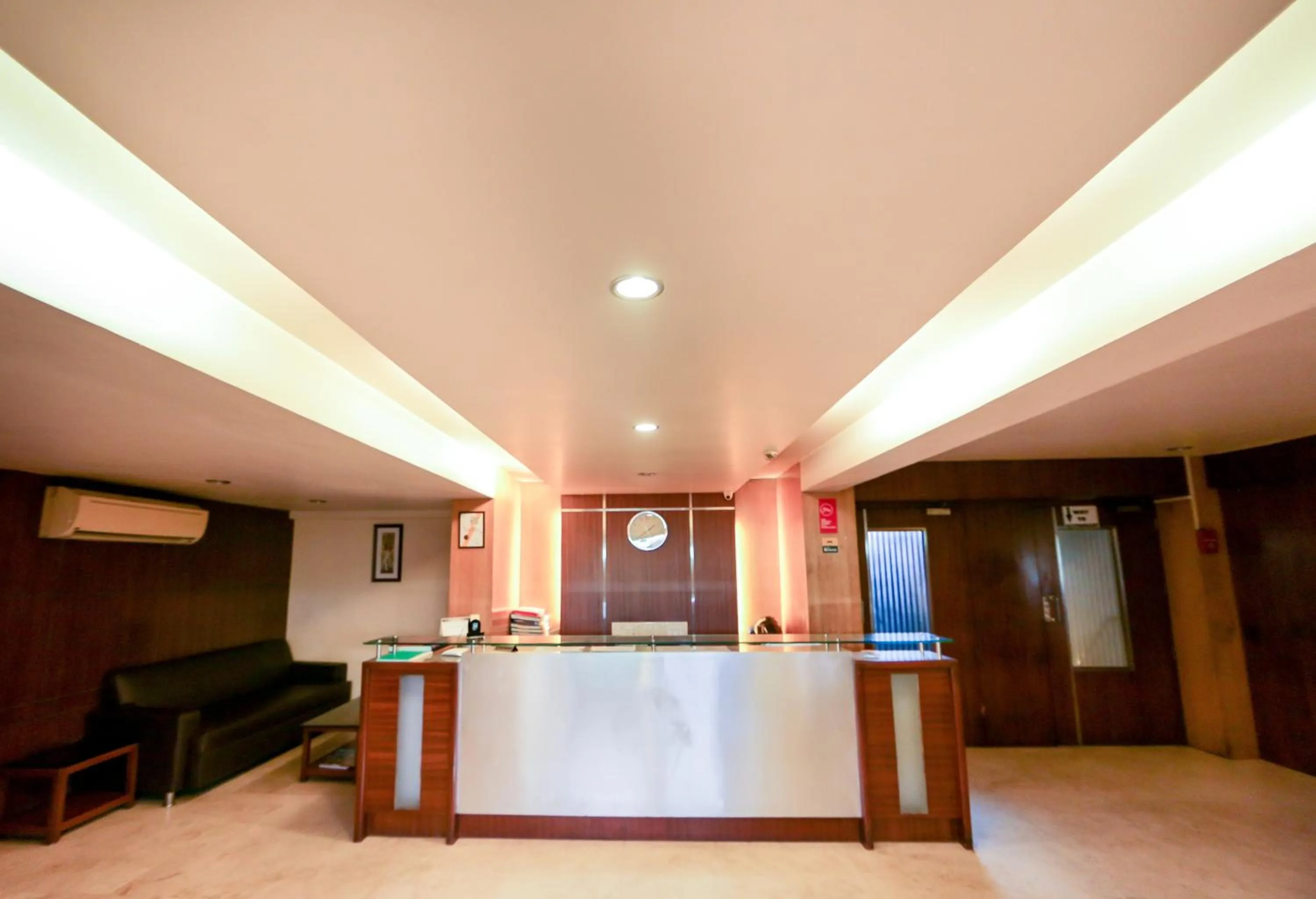 Lobby or reception in Hotel Lucky Goregaon