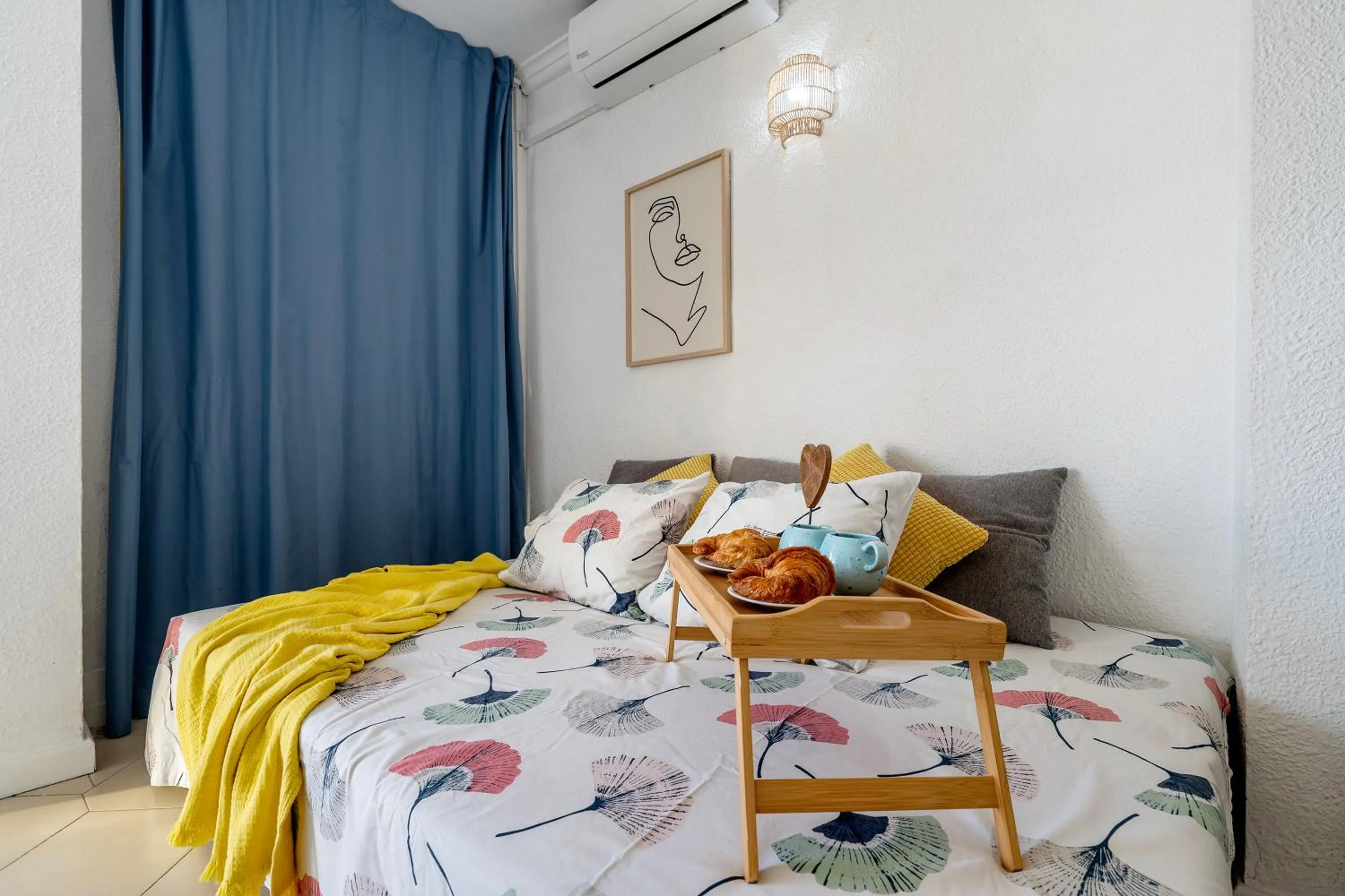 Bed in Salou apartment beach