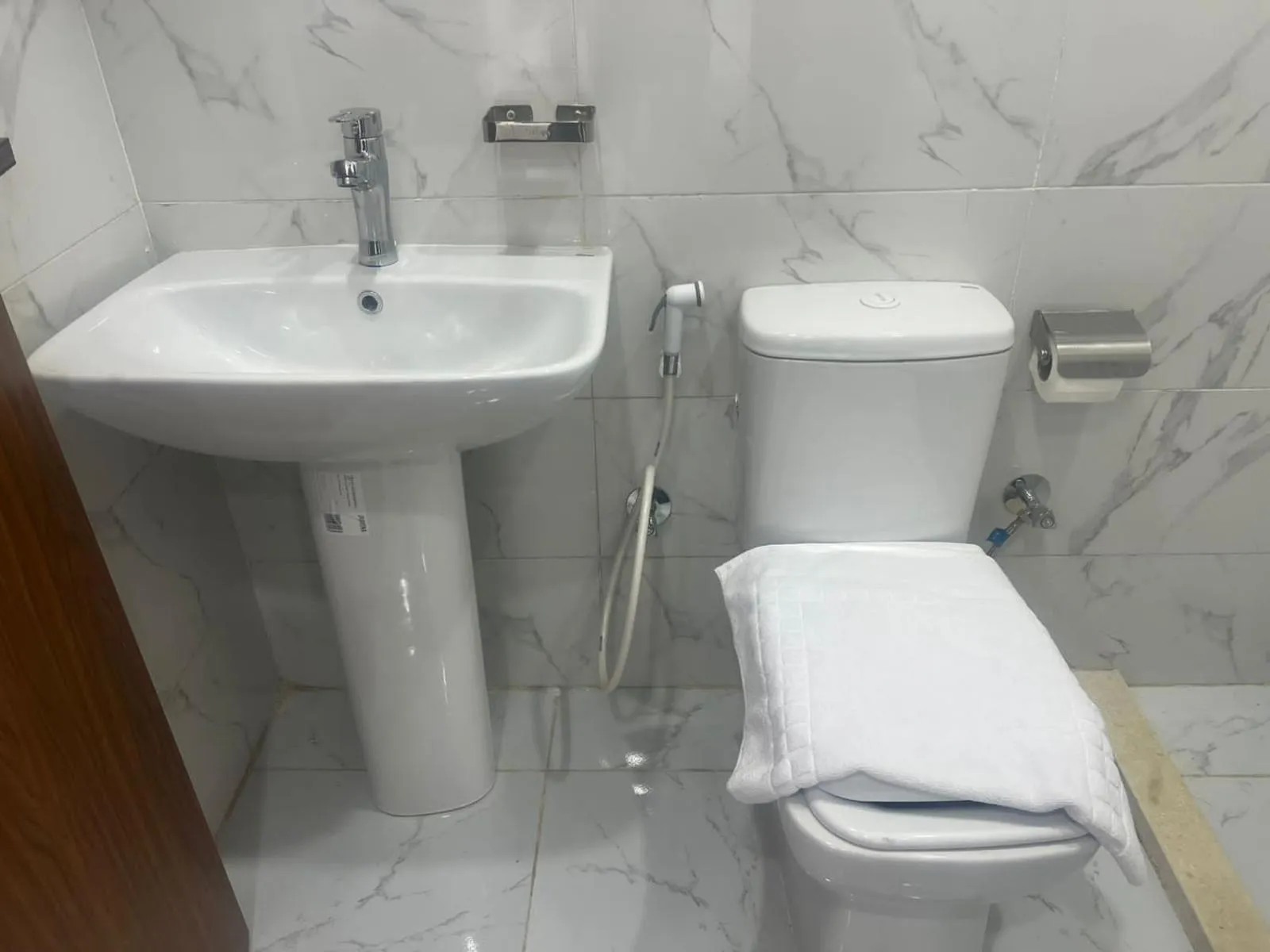 Shower in Prince Pyramids Inn