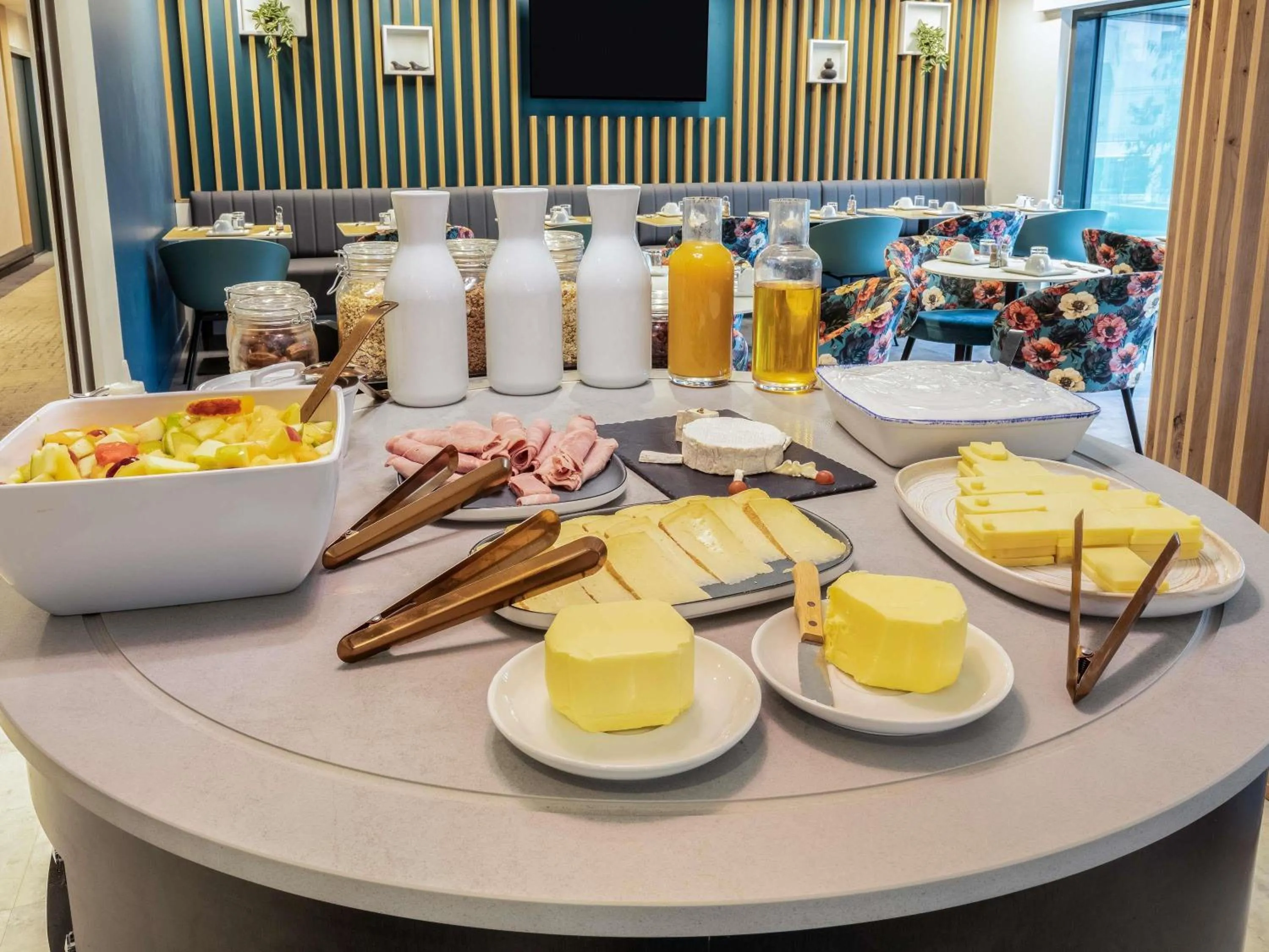 Breakfast in ibis Styles Bezons Paris La Défense