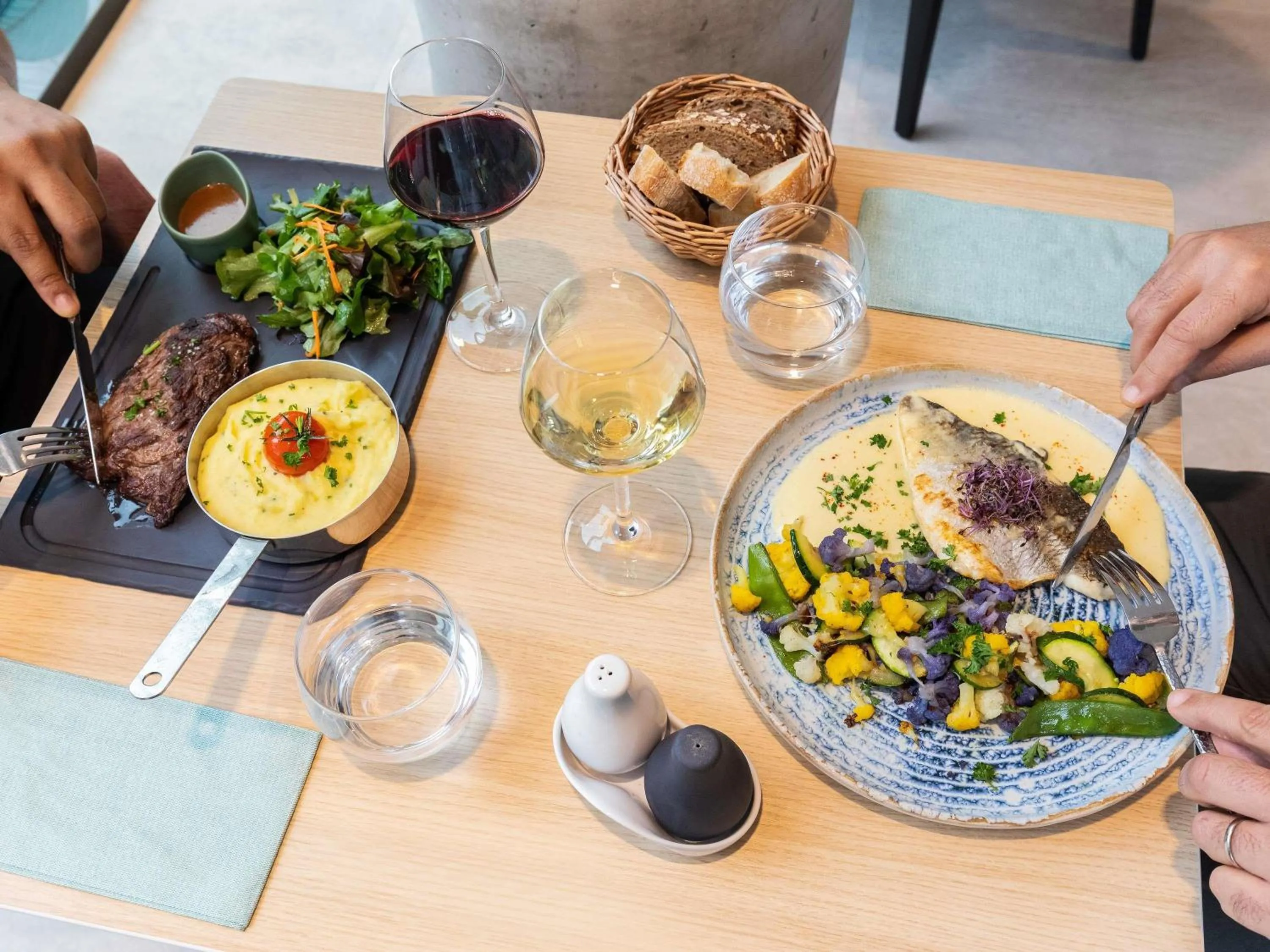 Restaurant/places to eat in ibis Styles Bezons Paris La Défense