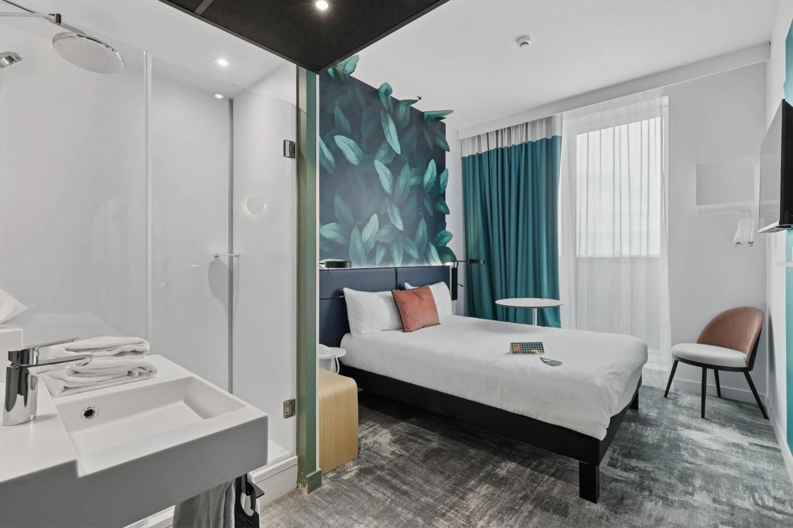 Bed in ibis Styles Bezons Paris La Défense