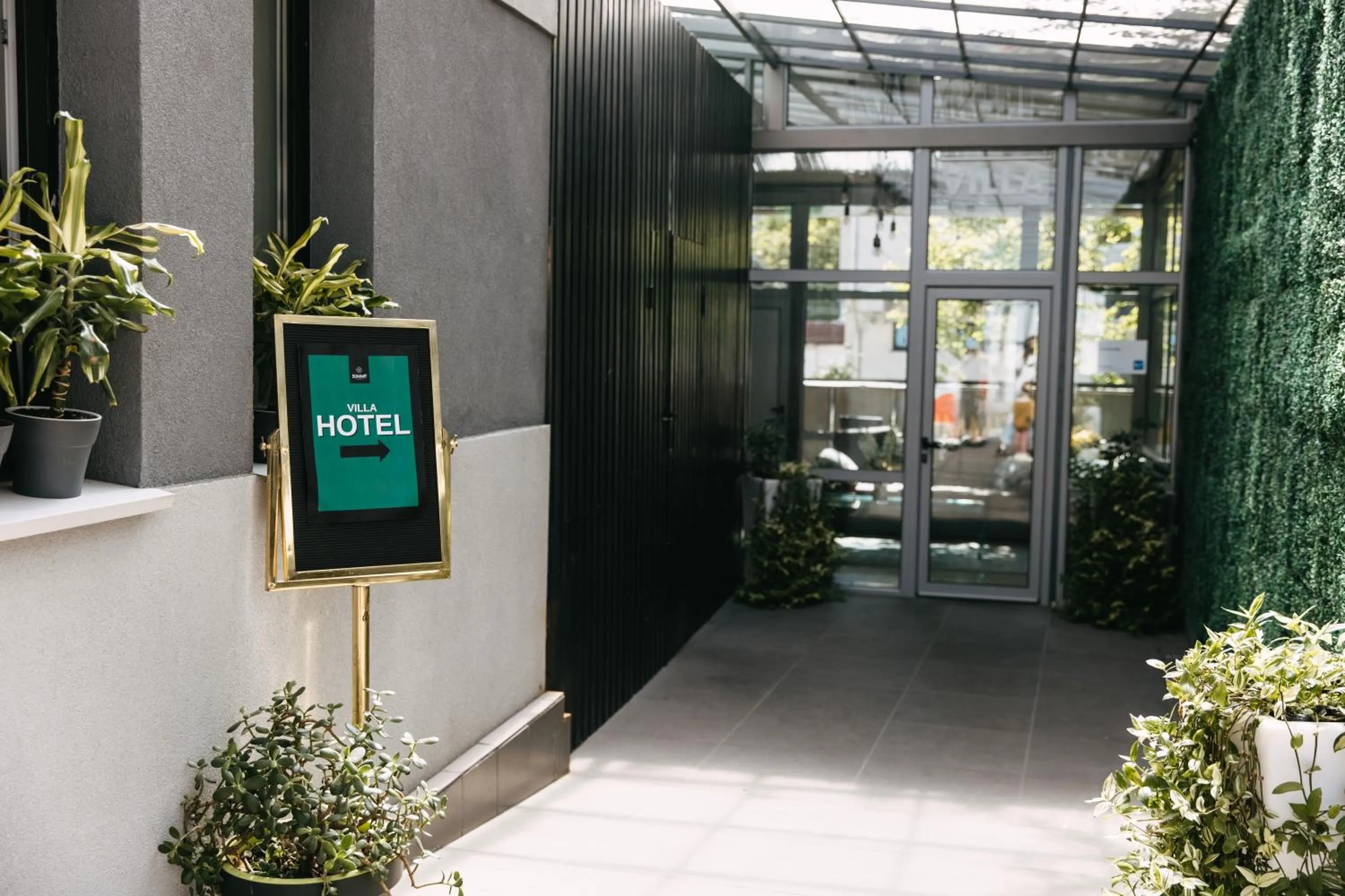 Facade/entrance in Summit Villa