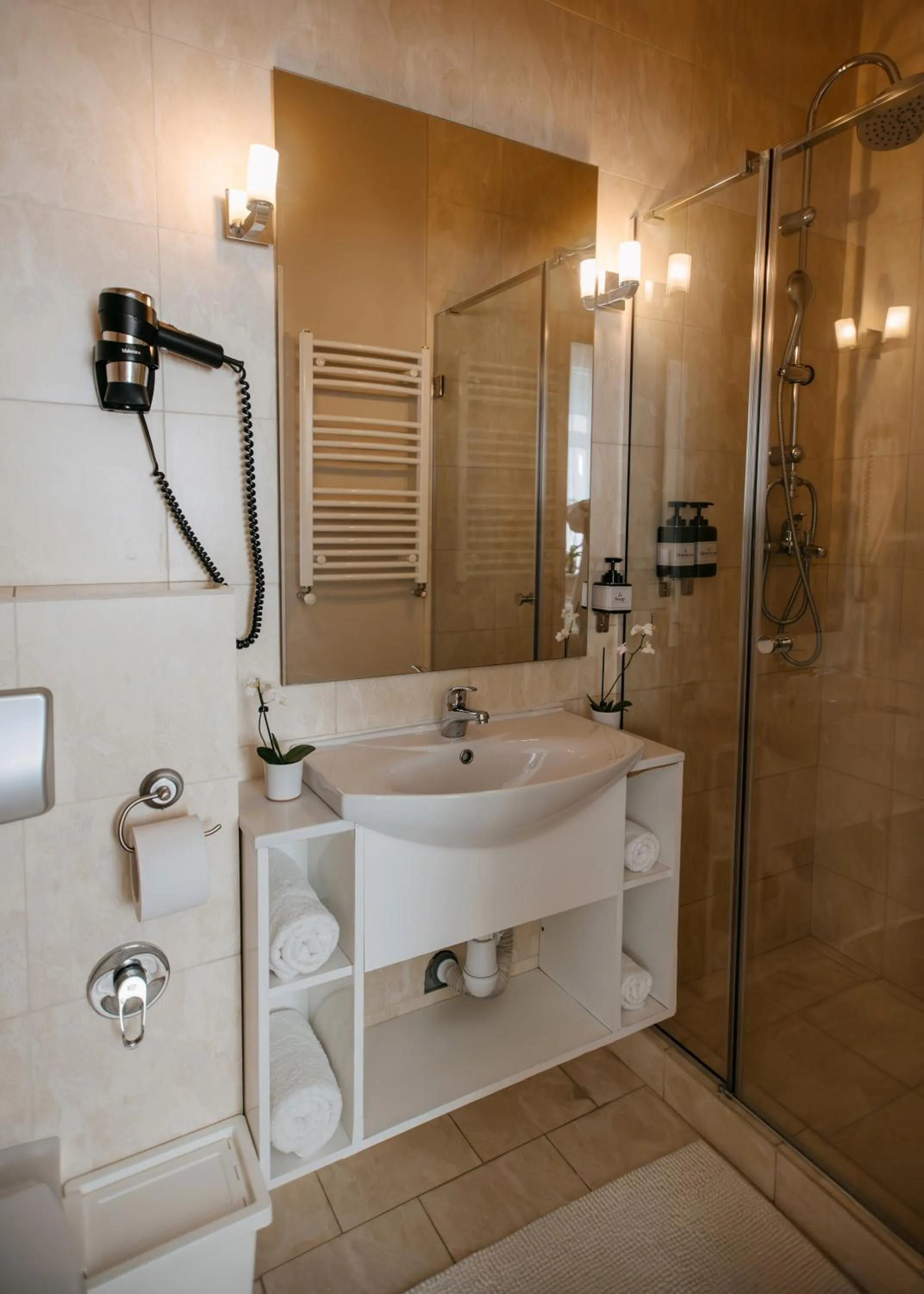 Shower in Summit Villa