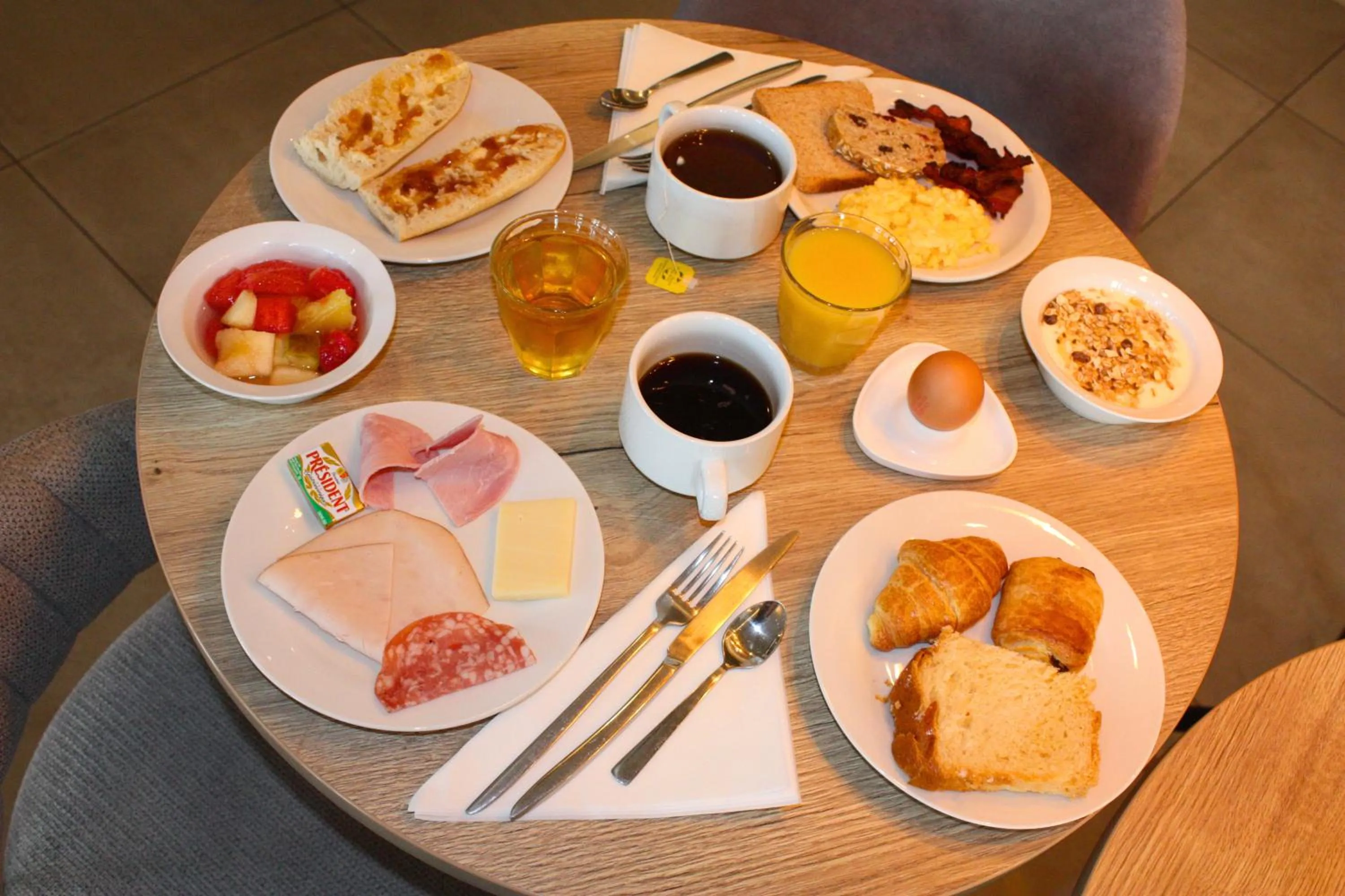 Breakfast in Aparthotel Adagio Access Porte de Camargue