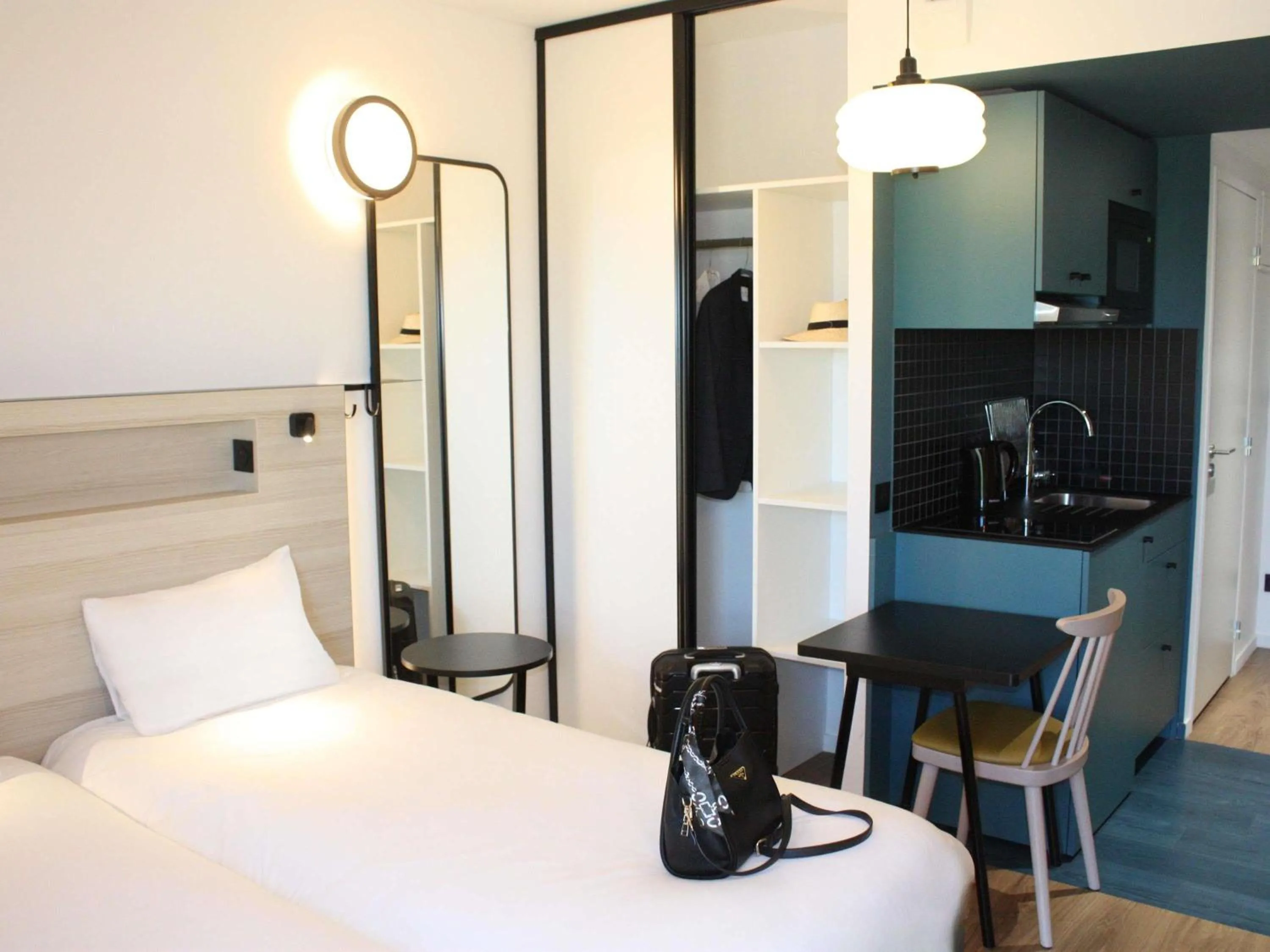 Bedroom, Bed in Aparthotel Adagio Access Porte de Camargue