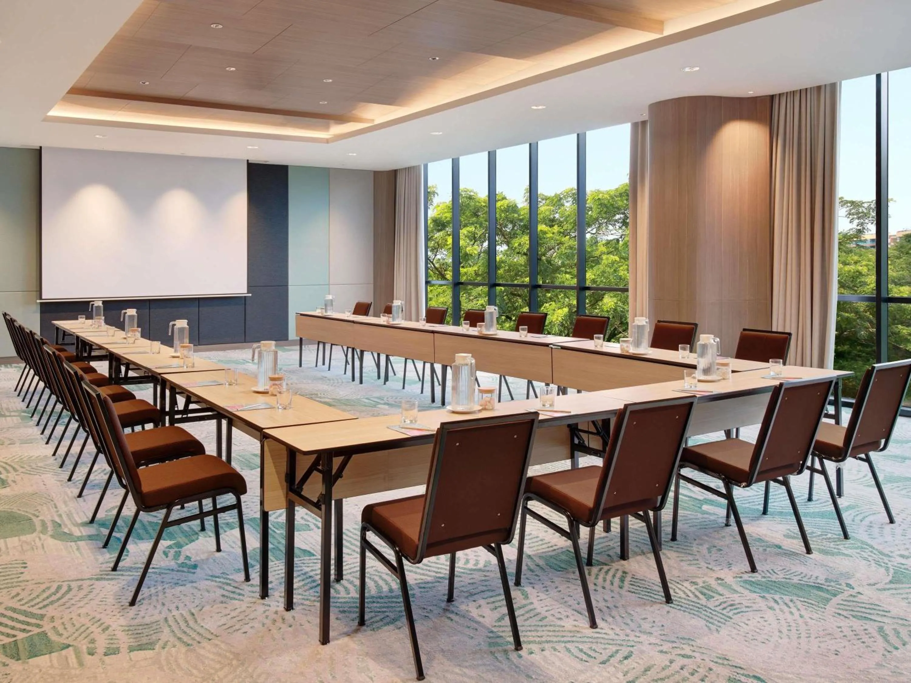 Meeting/conference room in ibis Styles Serpong BSD City
