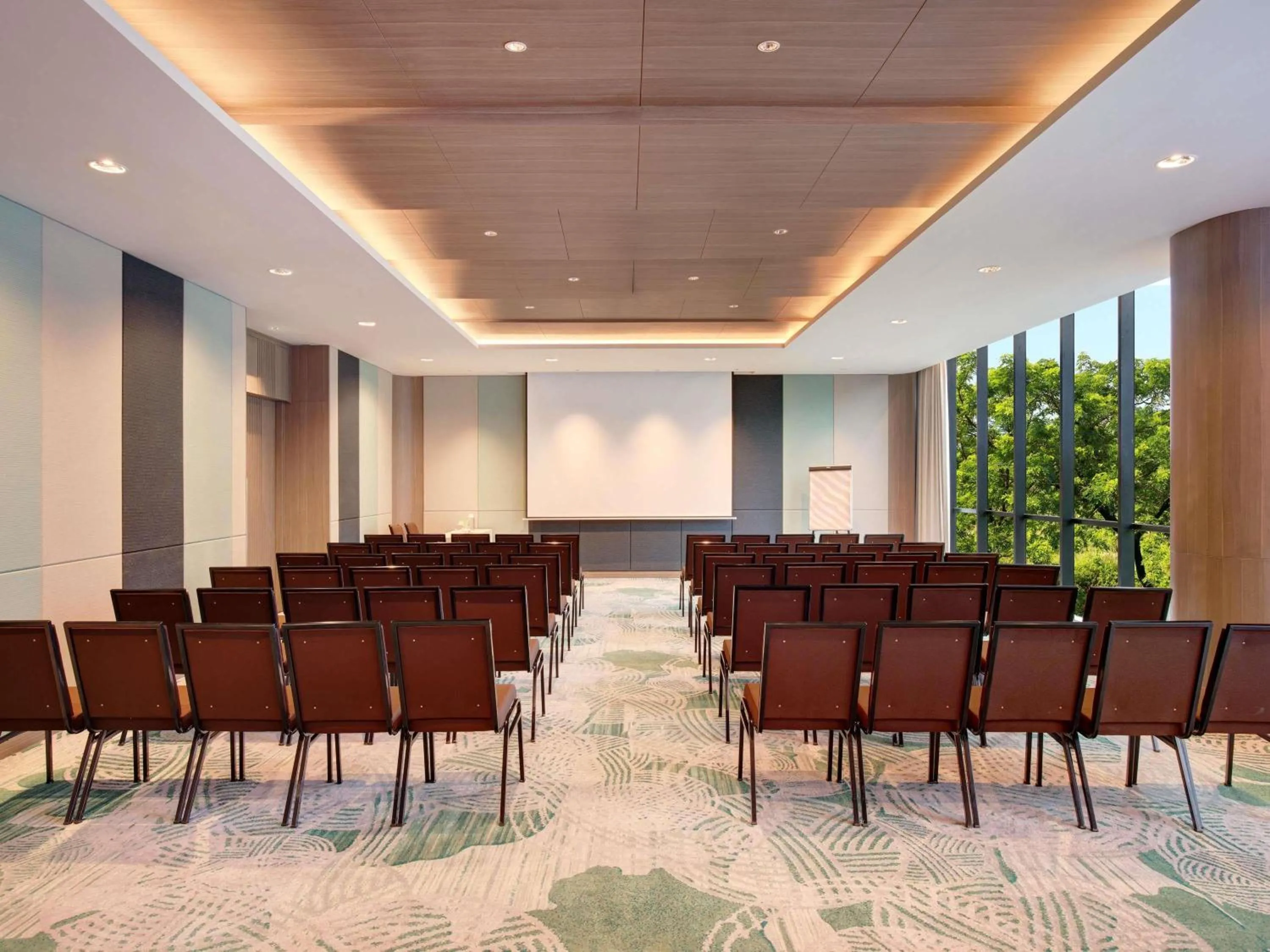 Meeting/conference room in ibis Styles Serpong BSD City