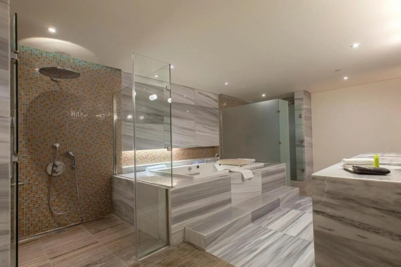 Bedroom in The Abdali Boulevard Hotel