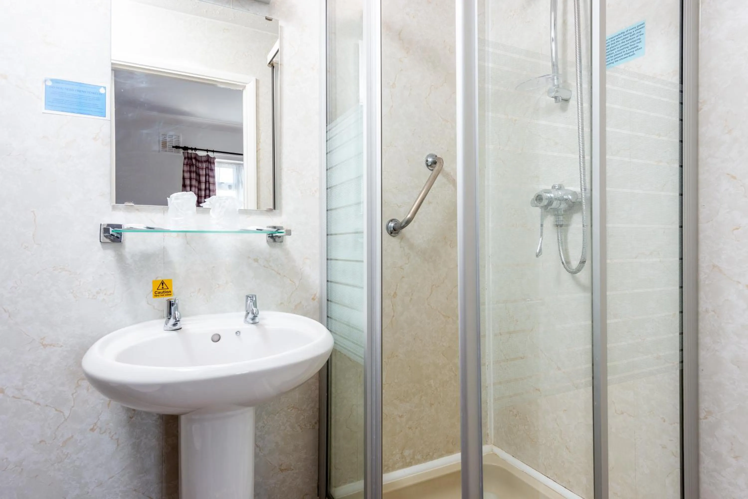 Shower in Imperial Hotel