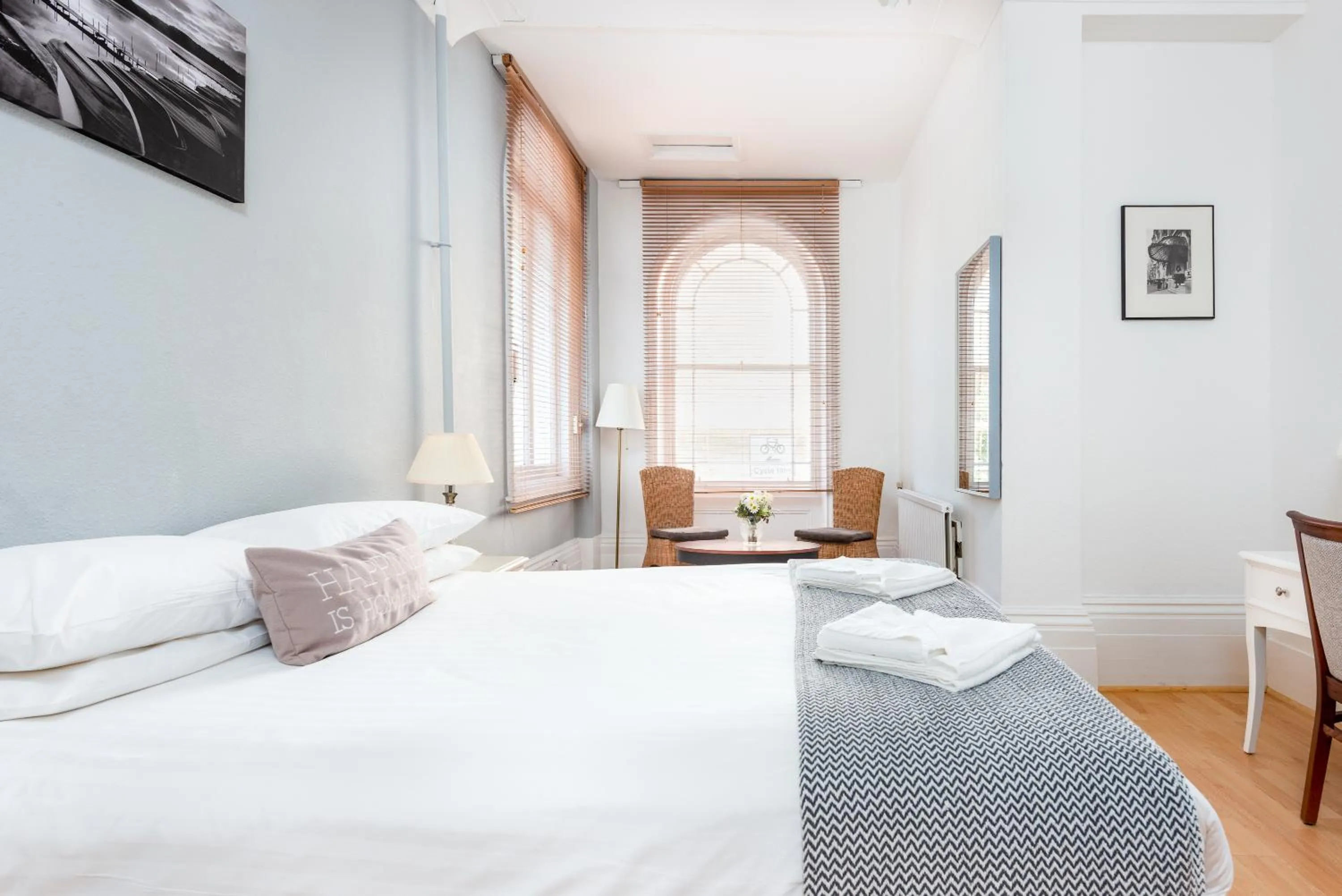 Bedroom, Bed in Imperial Hotel