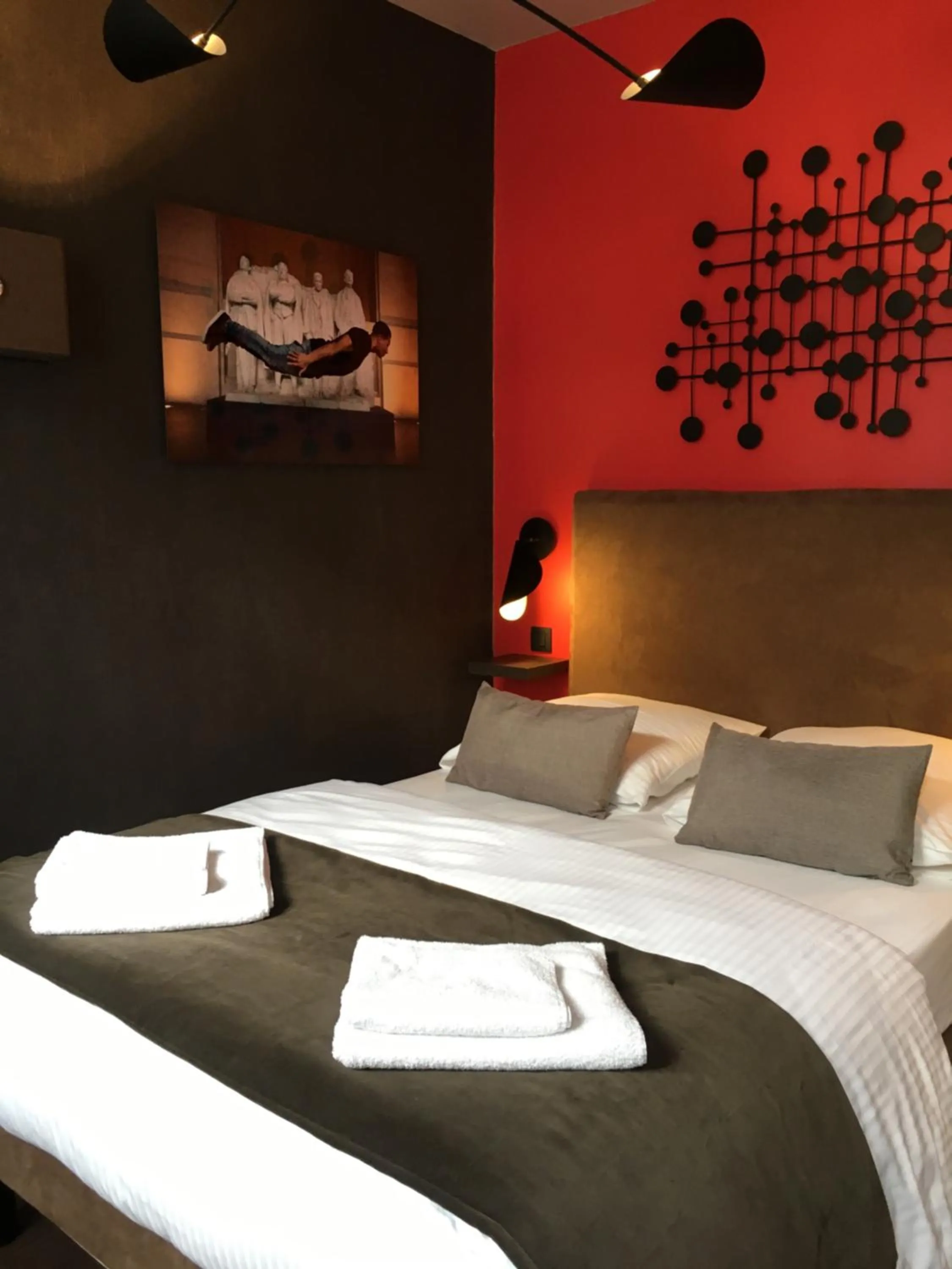 Bed in Le 84 Sainte-Cath'