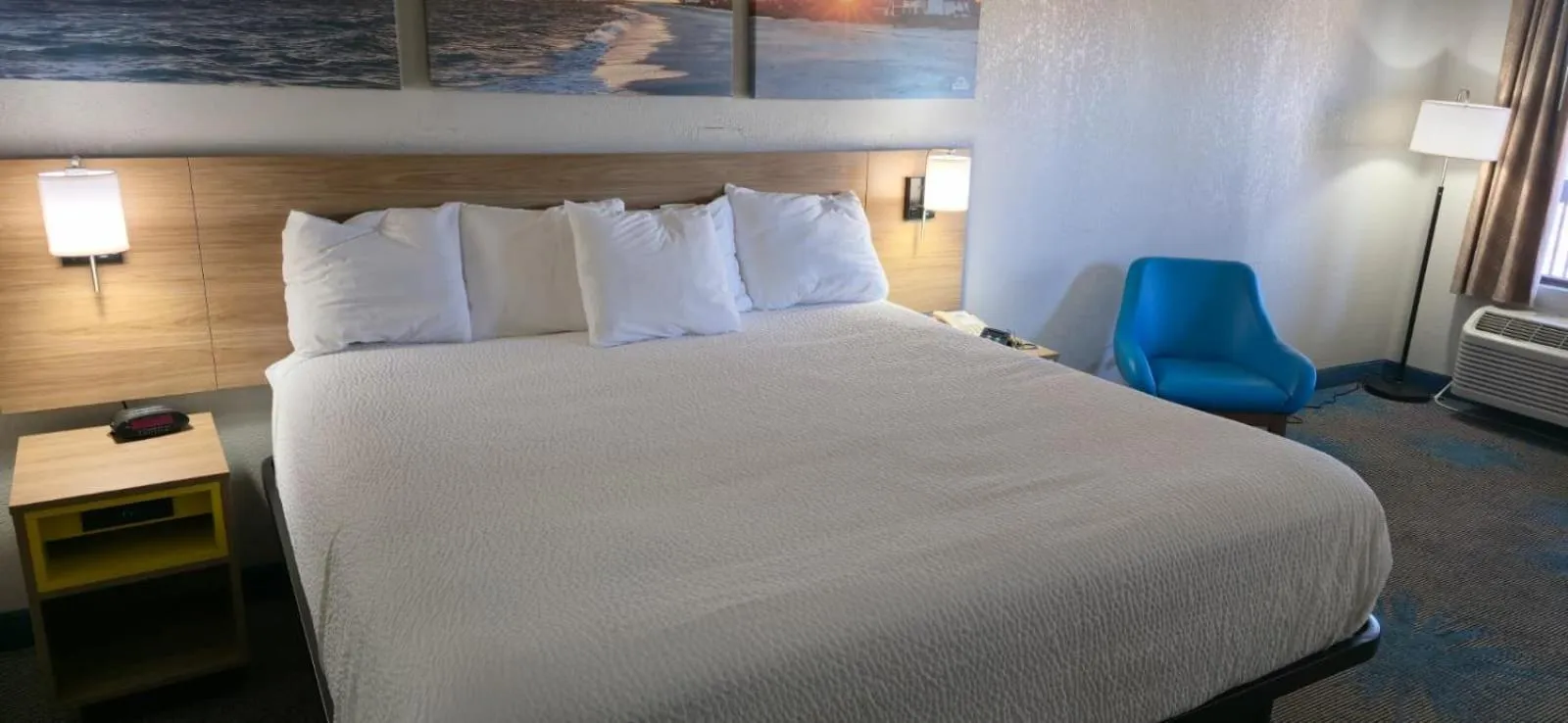 Bed in Days Inn by Wyndham Elberton