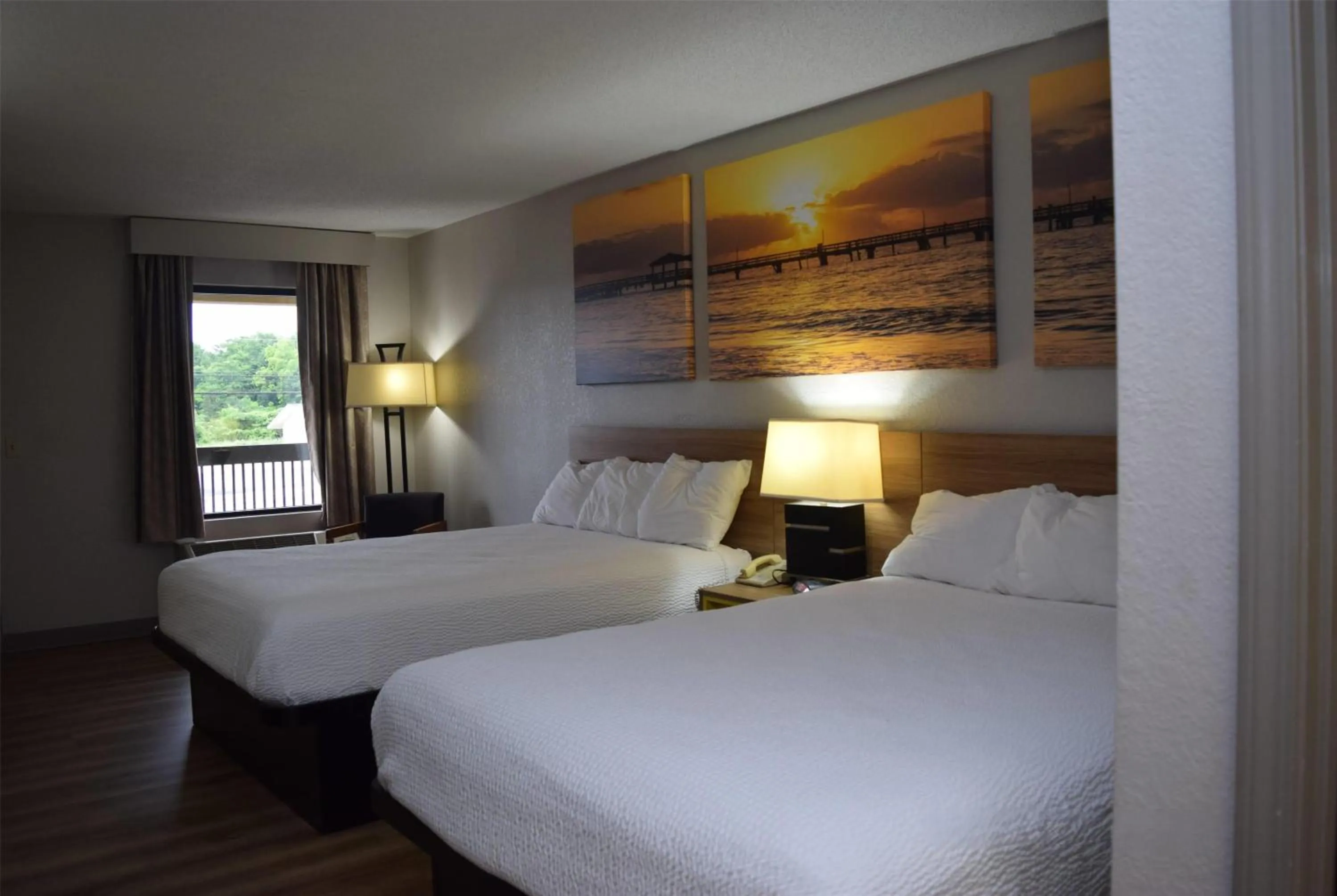 Photo of the whole room, Bed in Days Inn by Wyndham Elberton