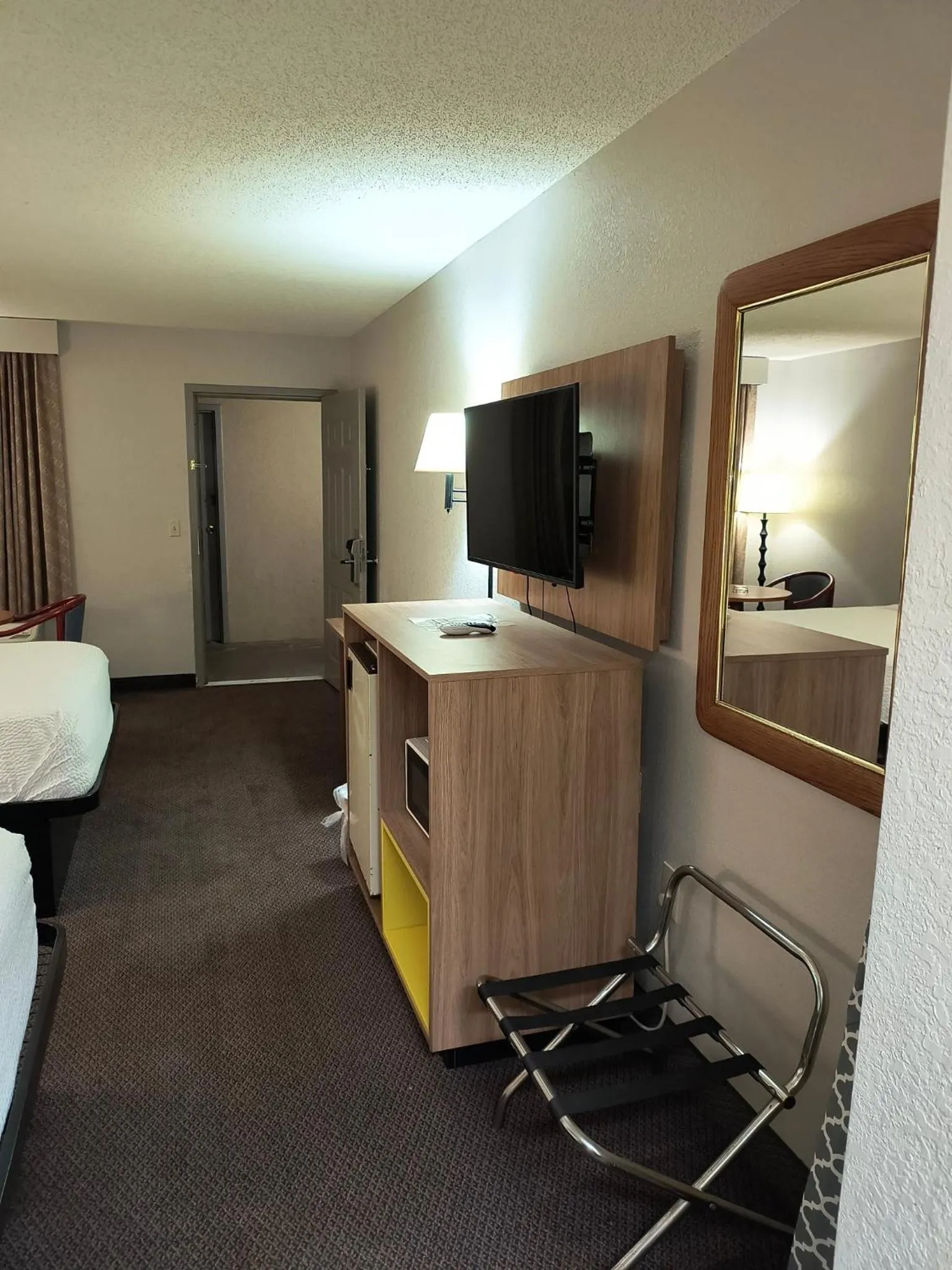 Bed in Days Inn by Wyndham Elberton